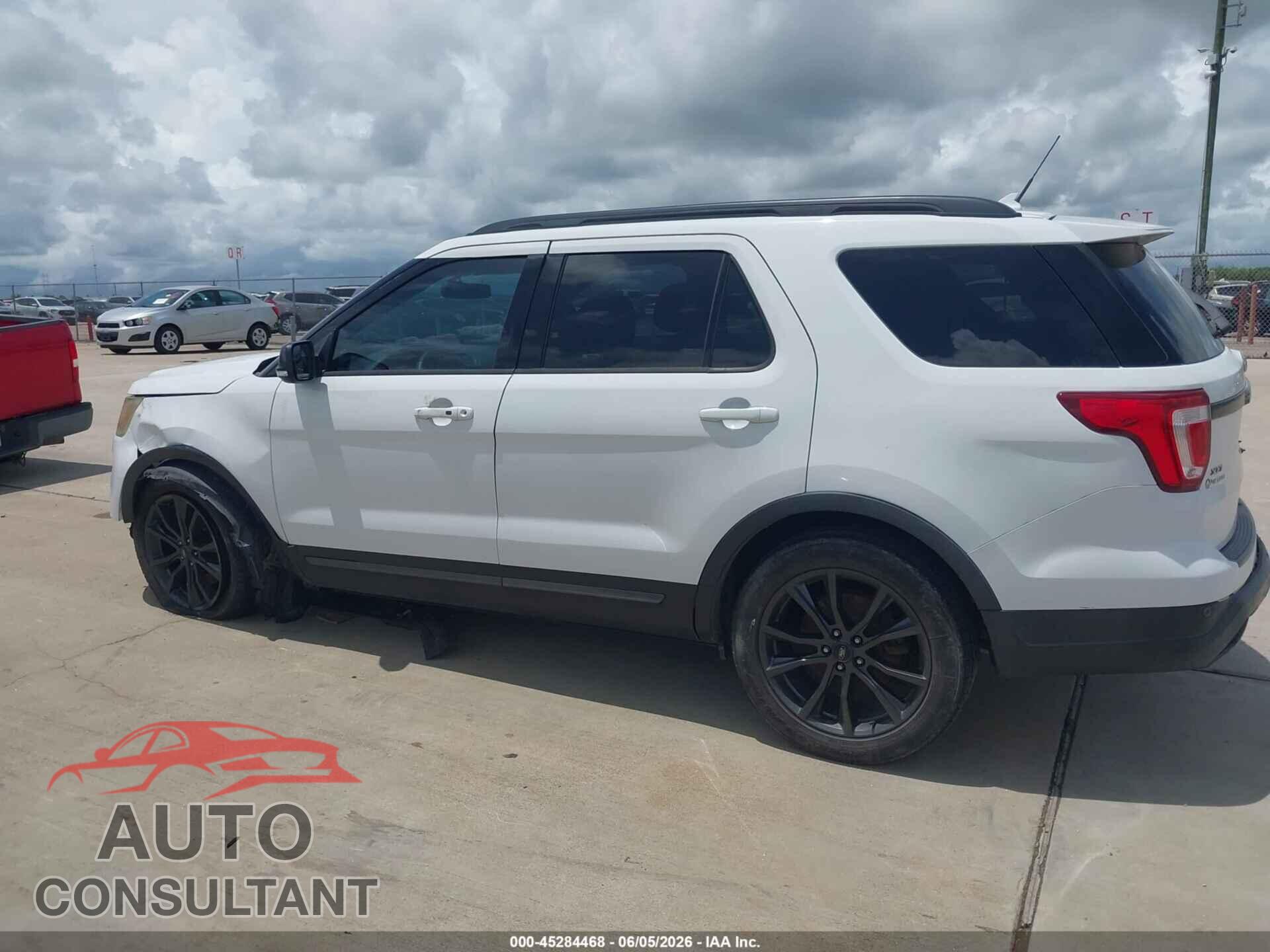 FORD EXPLORER 2018 - 1FM5K7D8XJGB30087