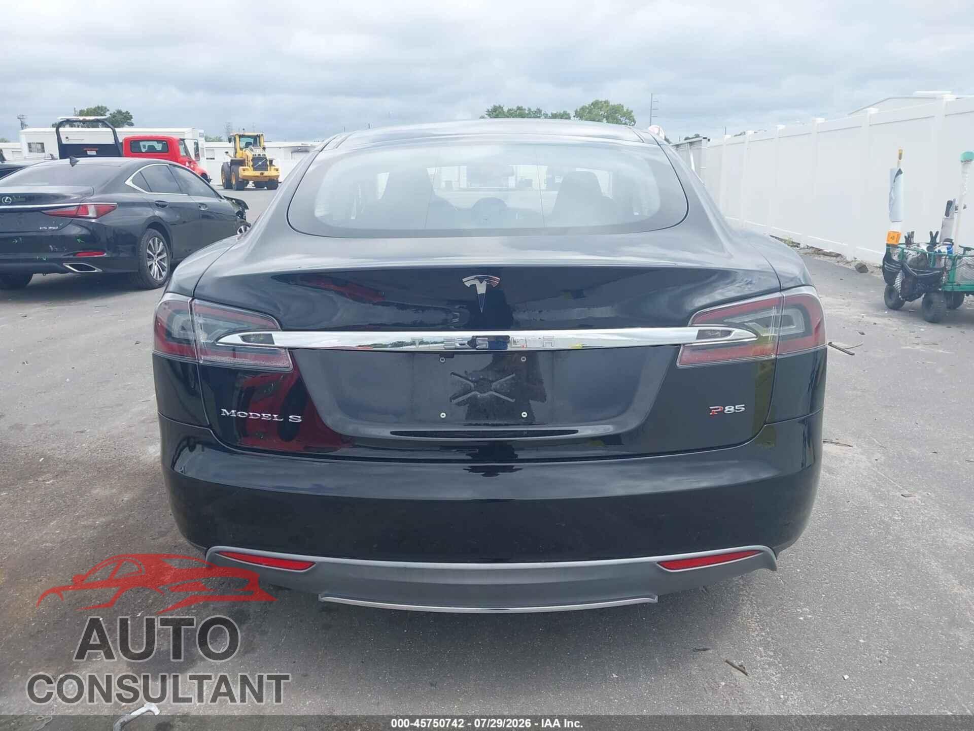TESLA MODEL S 2013 - 5YJSA1CP2DFP16412