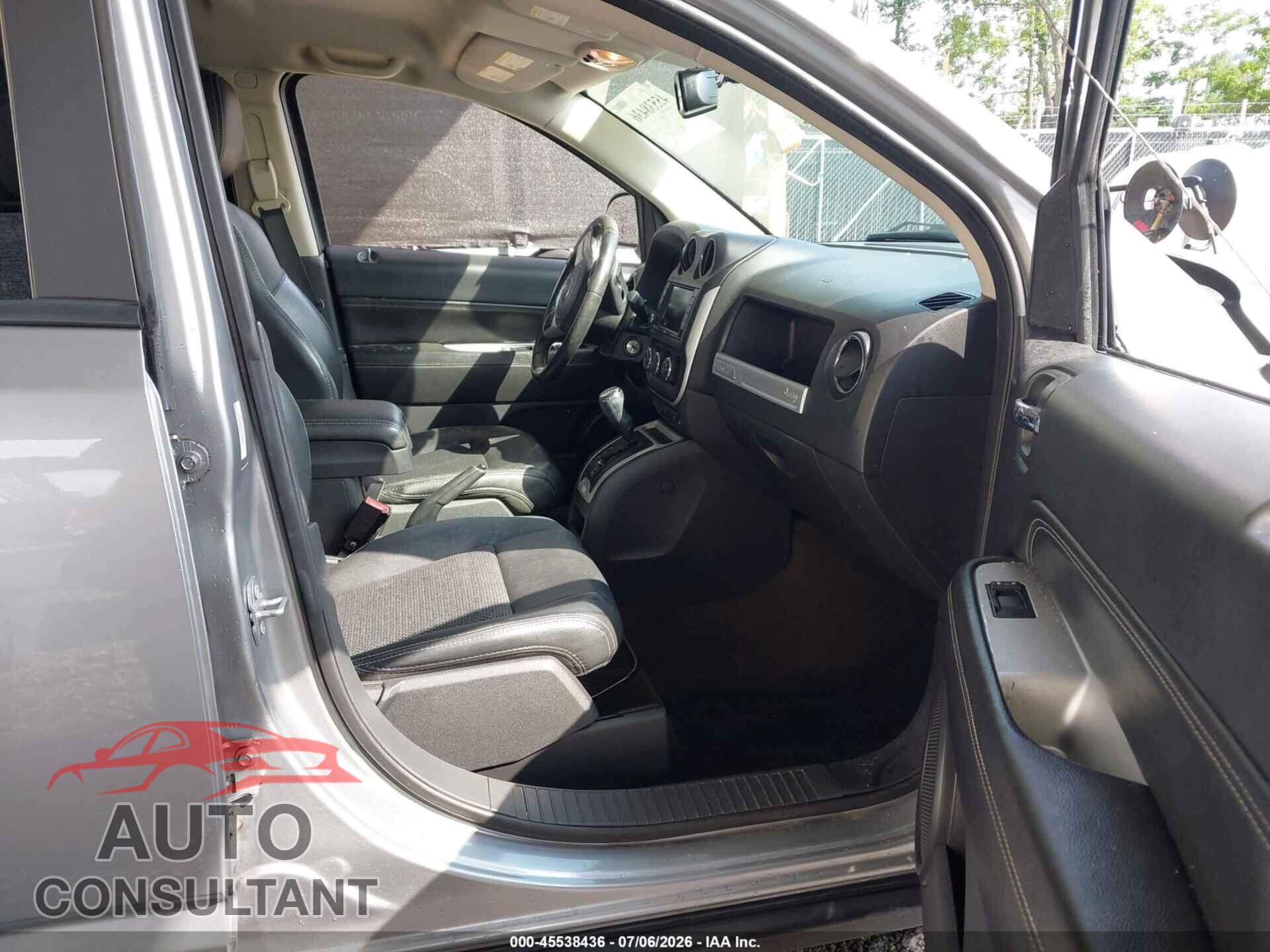 JEEP COMPASS 2017 - 1C4NJCEB8HD130823