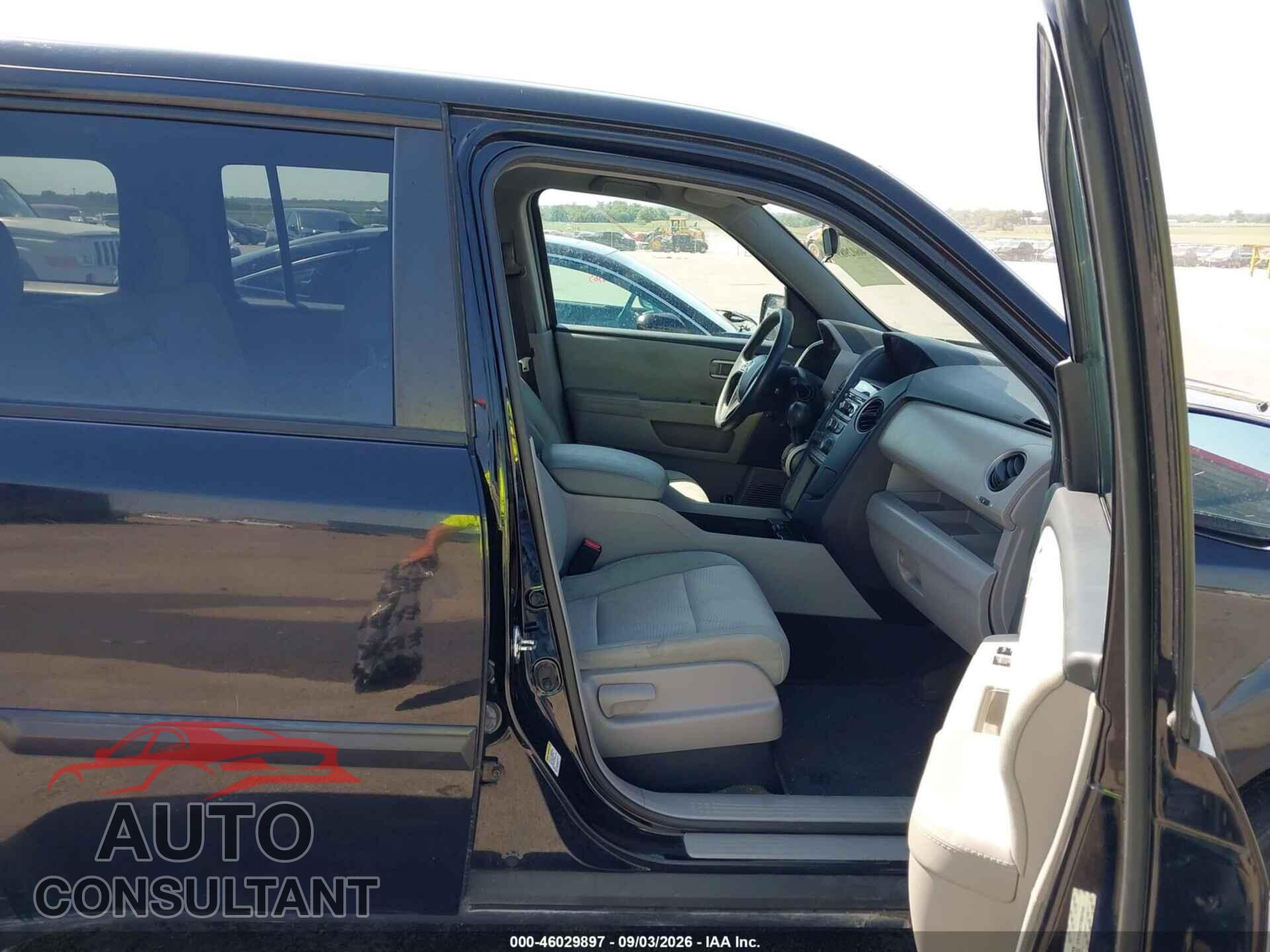 HONDA PILOT 2015 - 5FNYF4H21FB047644