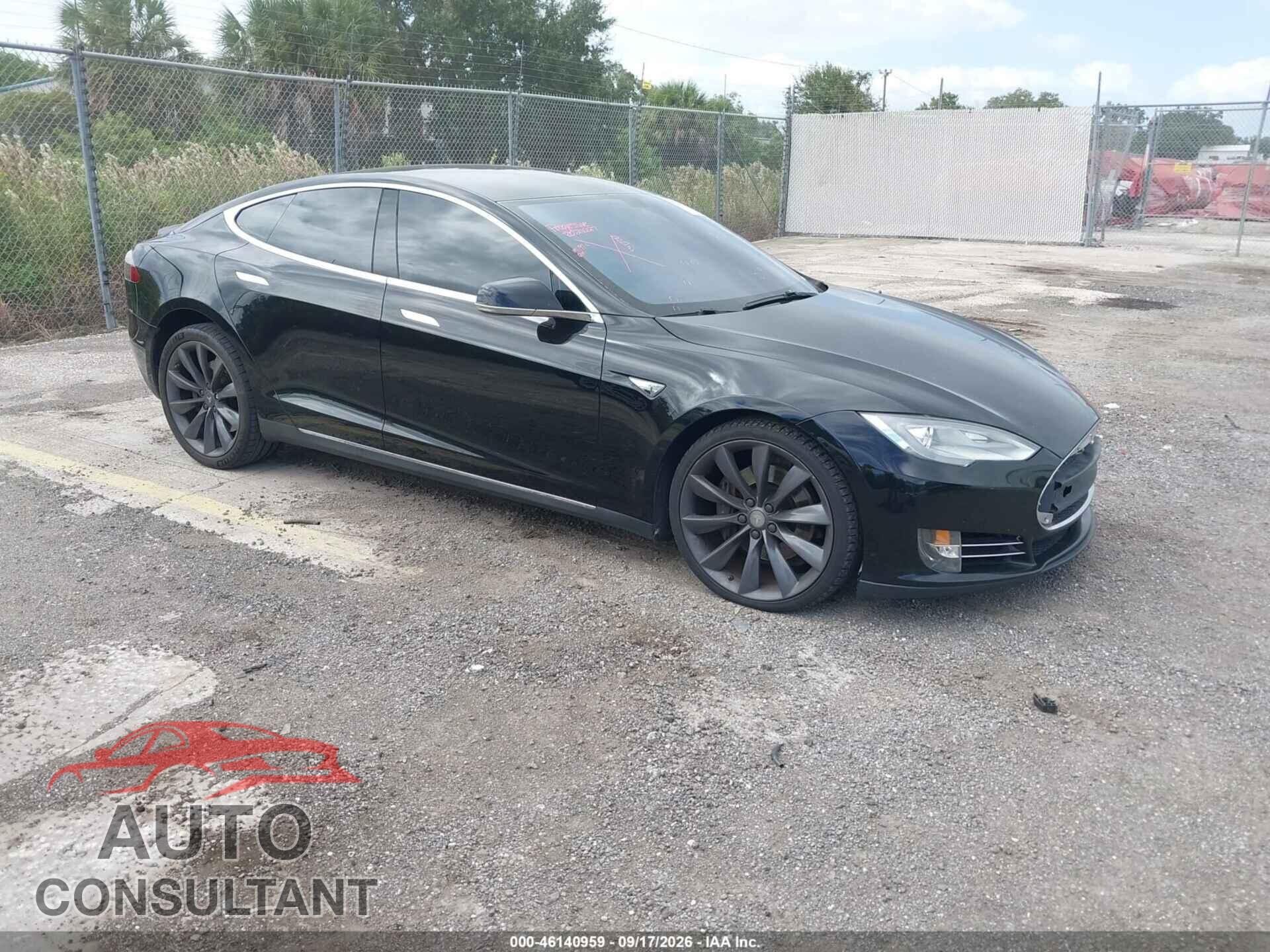 TESLA MODEL S 2013 - 5YJSA1CP5DFP12726
