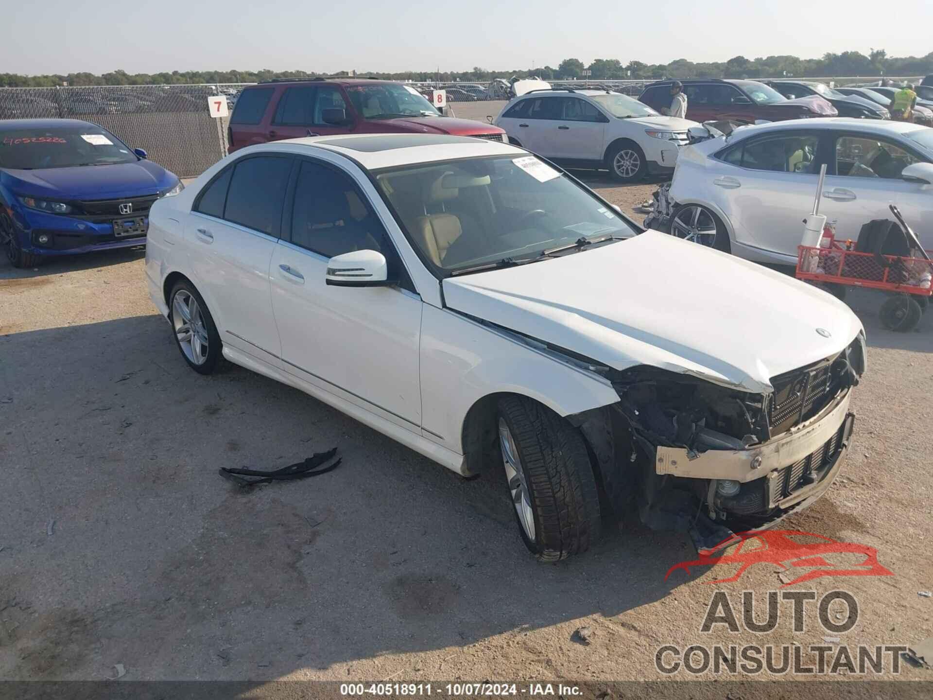 MERCEDES-BENZ C 250 2013 - WDDGF4HB5DR271279