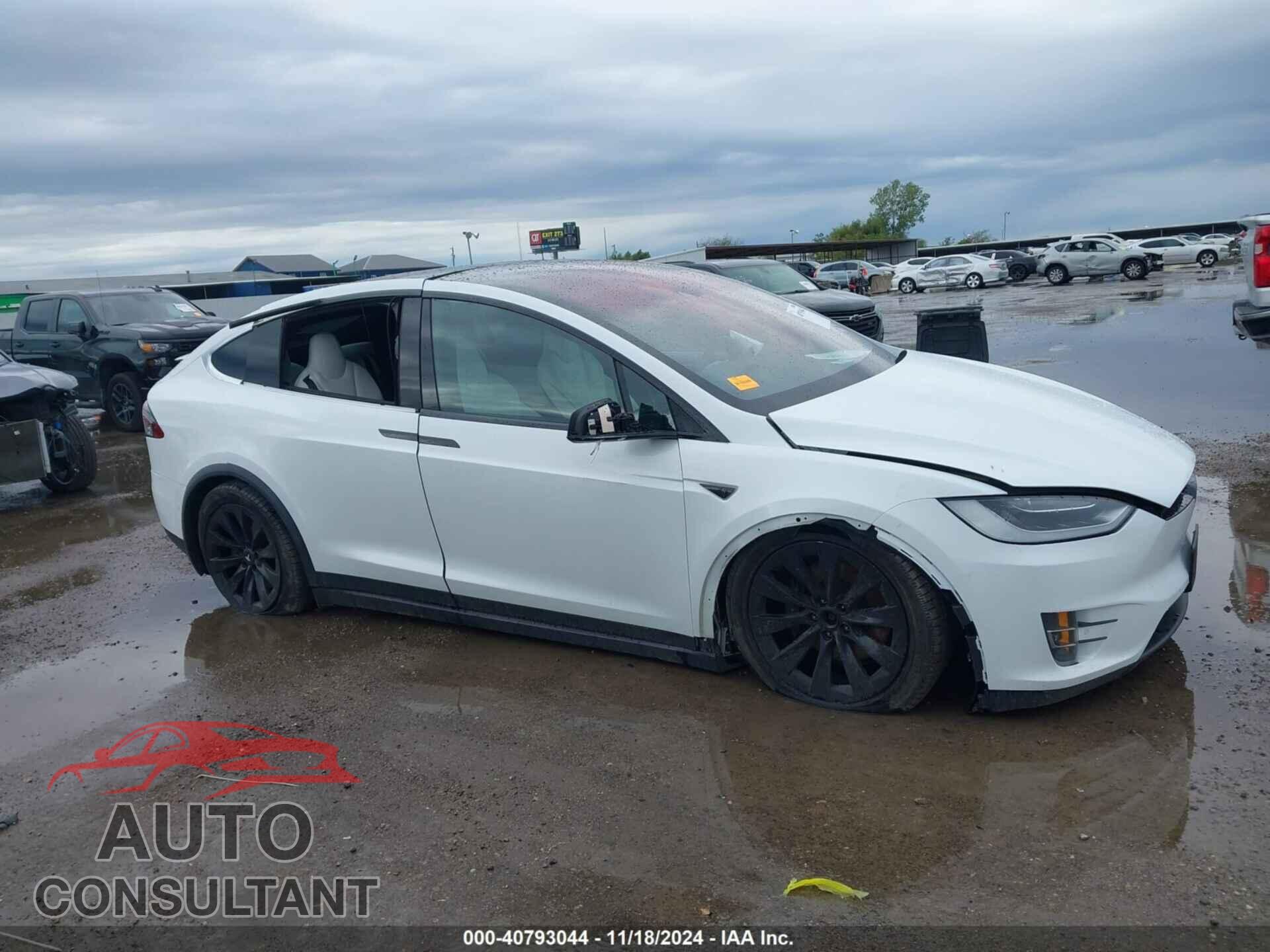 TESLA MODEL X 2016 - 5YJXCBE22GF014988