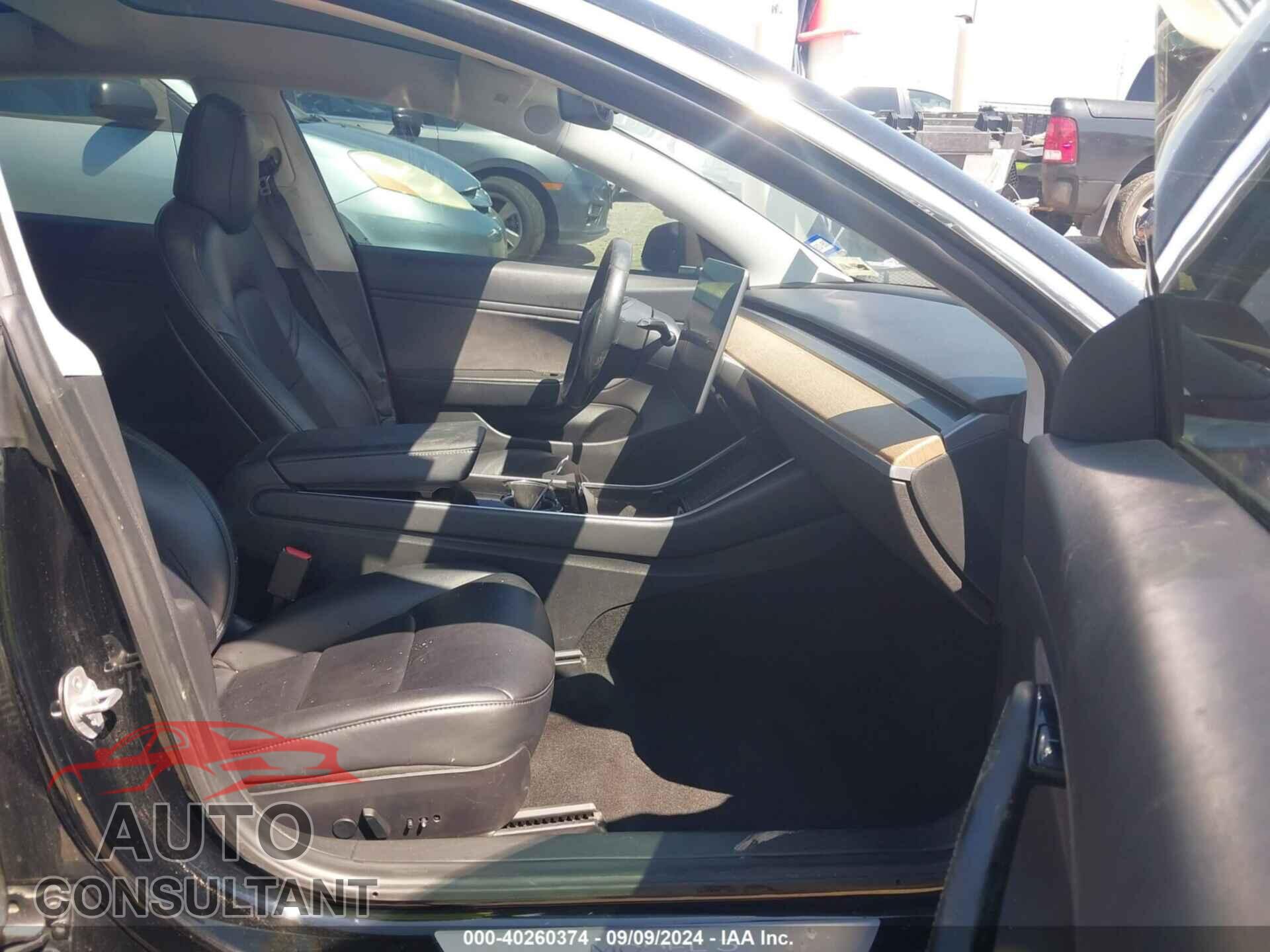 TESLA MODEL 3 2018 - 5YJ3E1EA3JF039951