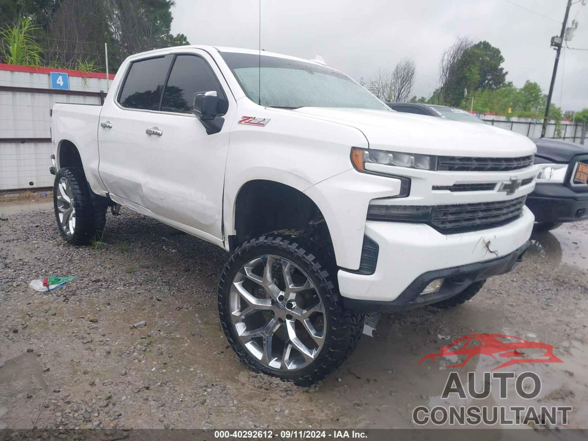 CHEVROLET SILVERADO 1500 2020 - 1GCUYGED6LZ110646