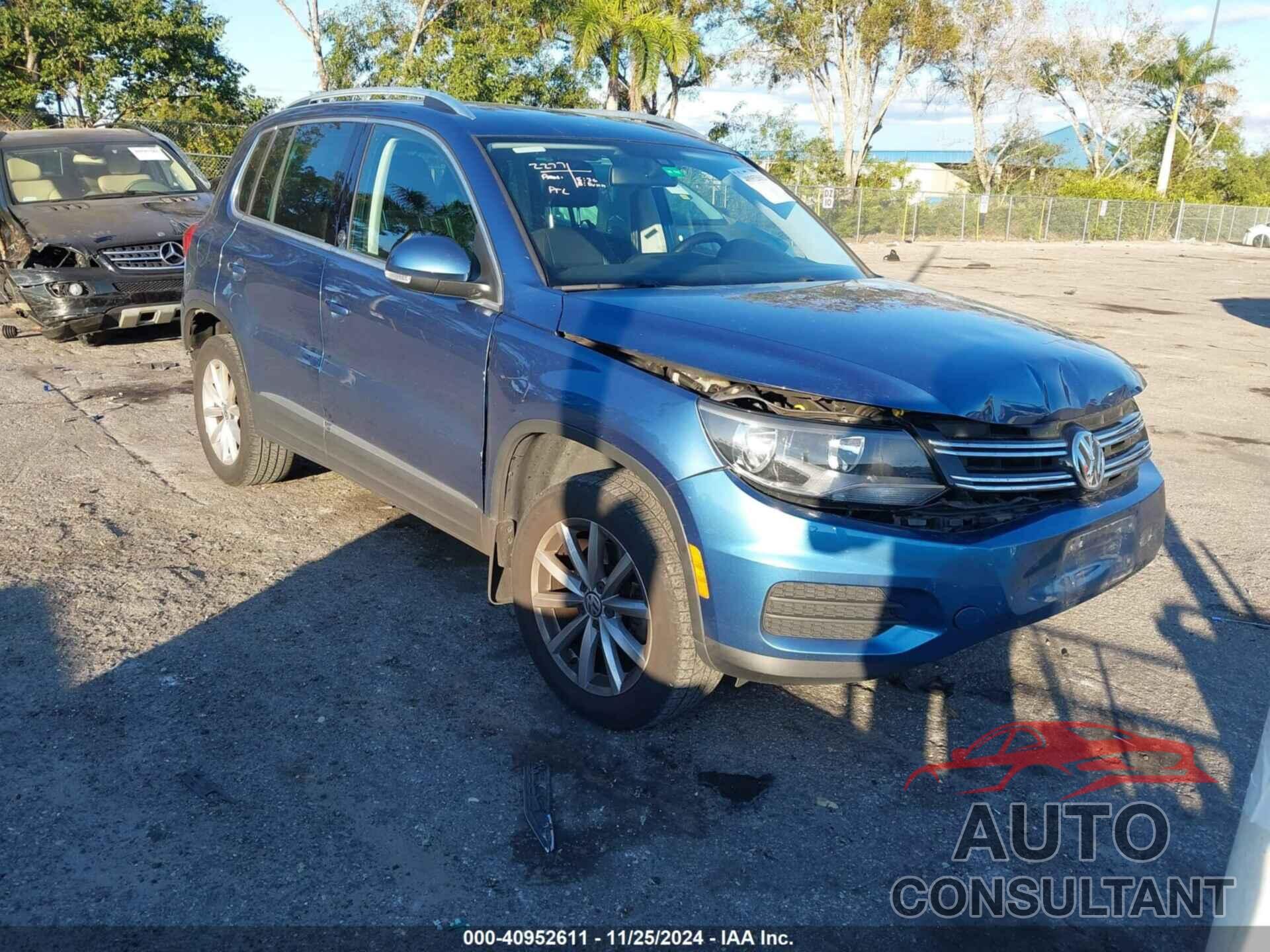 VOLKSWAGEN TIGUAN 2017 - WVGSV7AX0HK004740