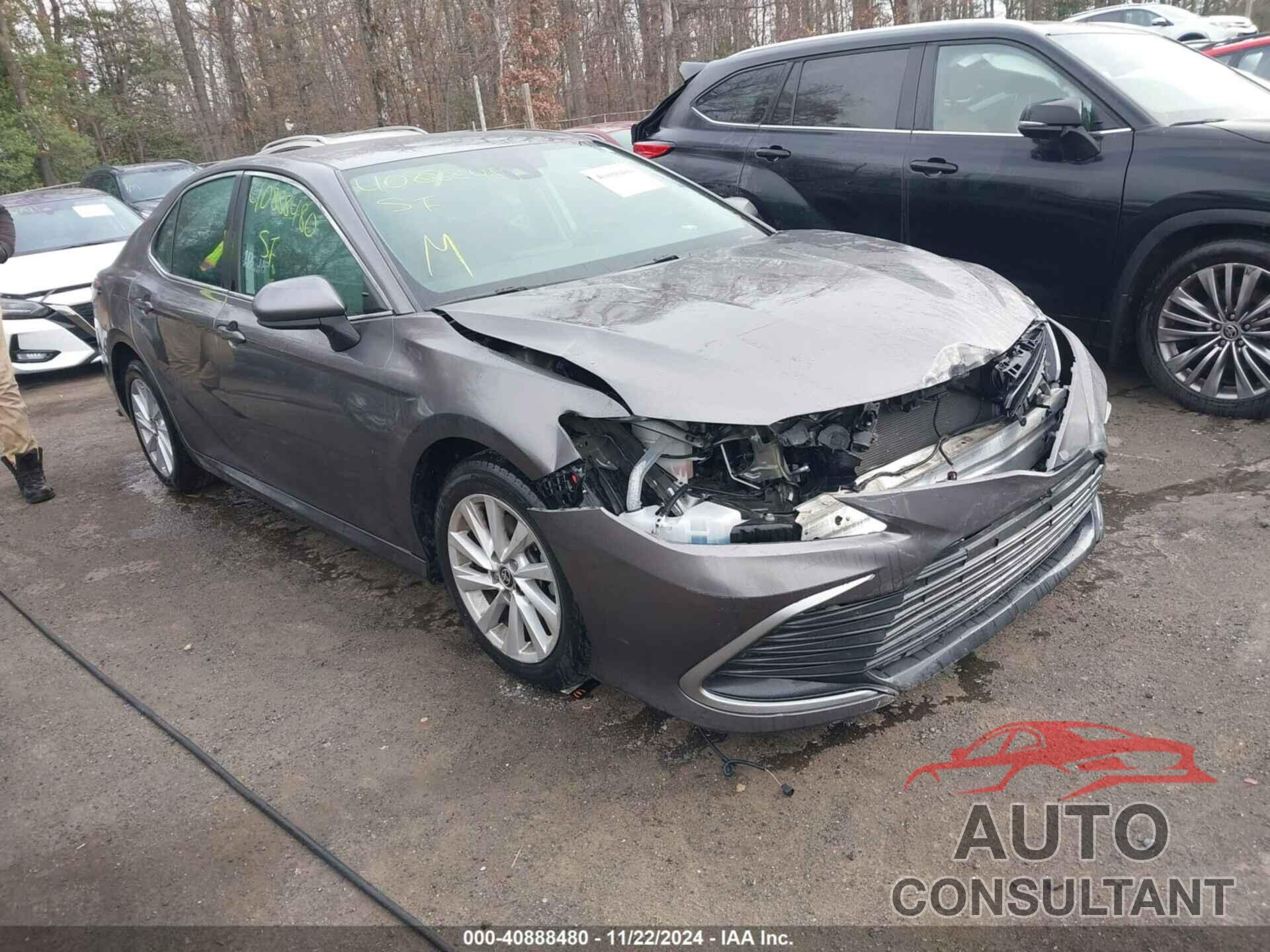 TOYOTA CAMRY 2022 - 4T1C11AK9NU617618