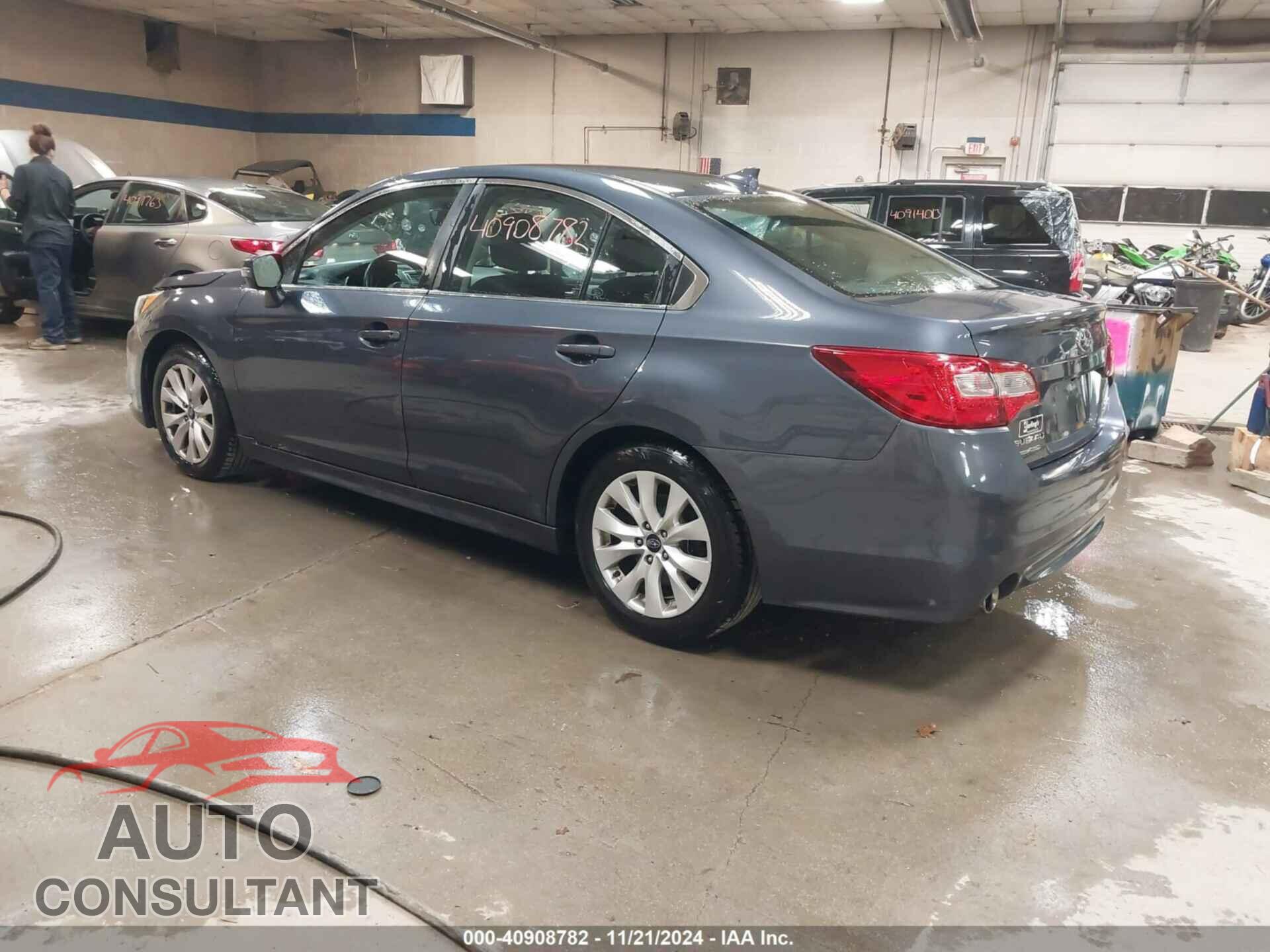 SUBARU LEGACY 2017 - 4S3BNAF62H3016903