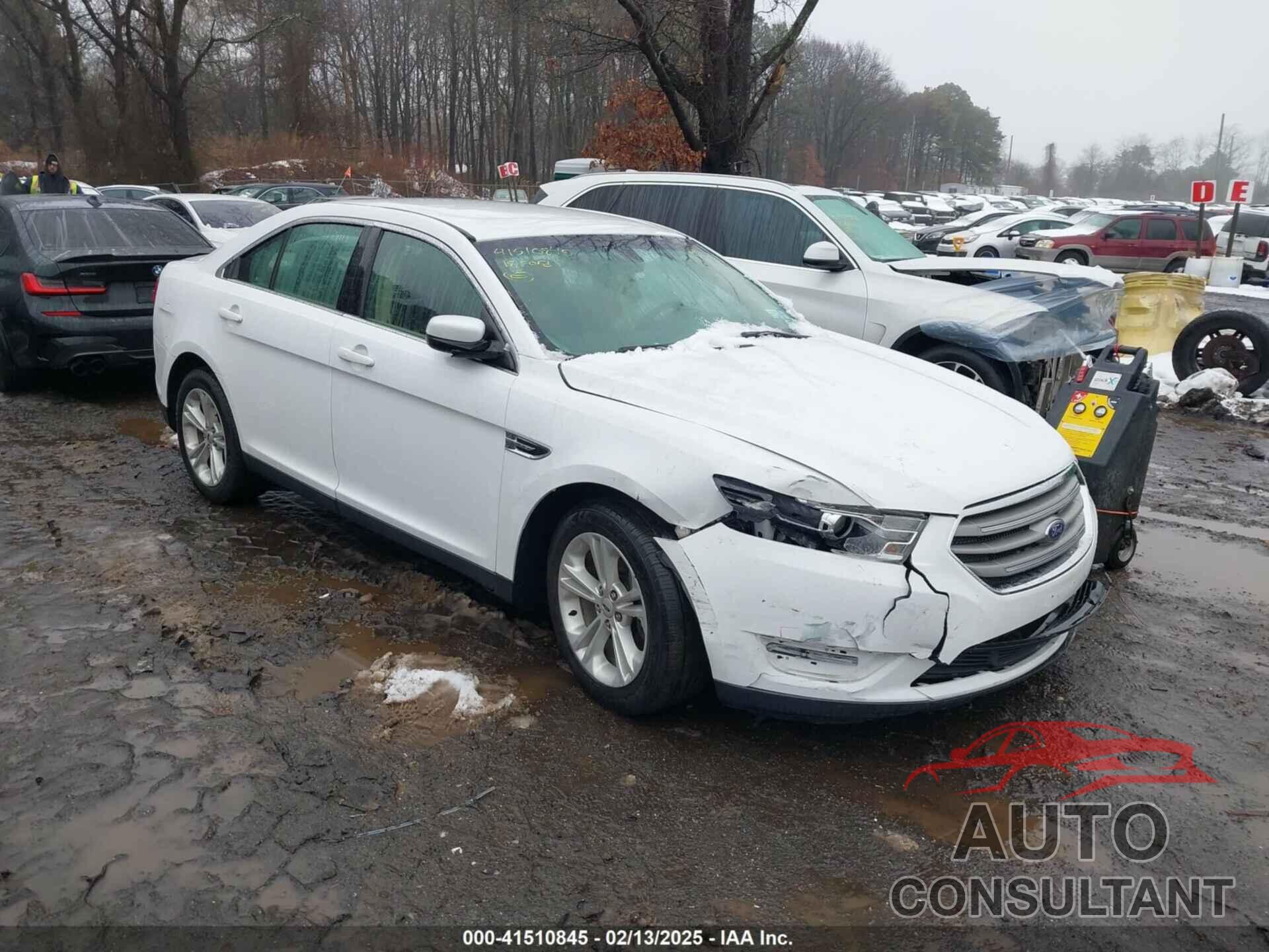 FORD TAURUS 2018 - 1FAHP2H80JG126006