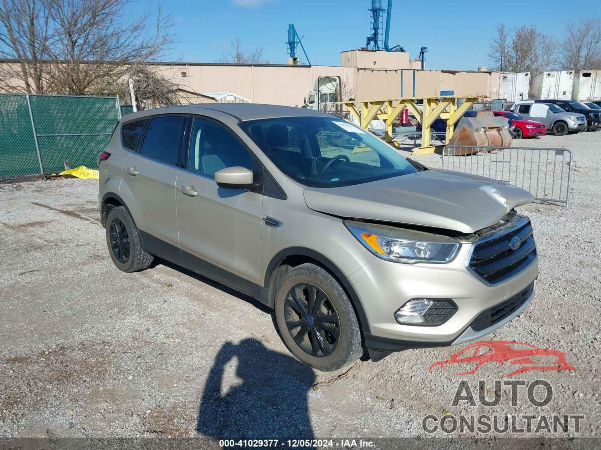 FORD ESCAPE 2017 - 1FMCU0GD4HUD84147