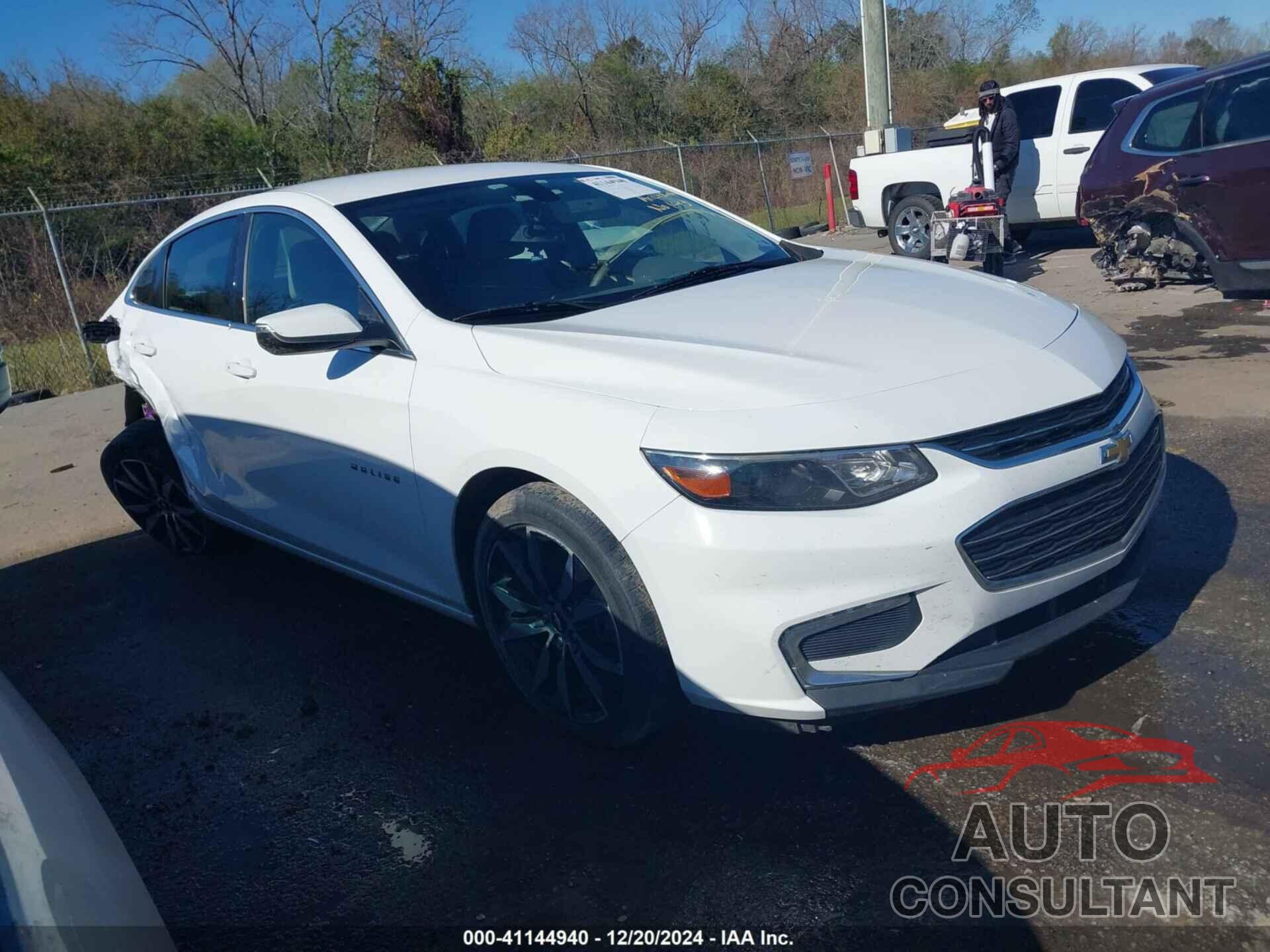 CHEVROLET MALIBU 2017 - 1G1ZE5ST2HF172786