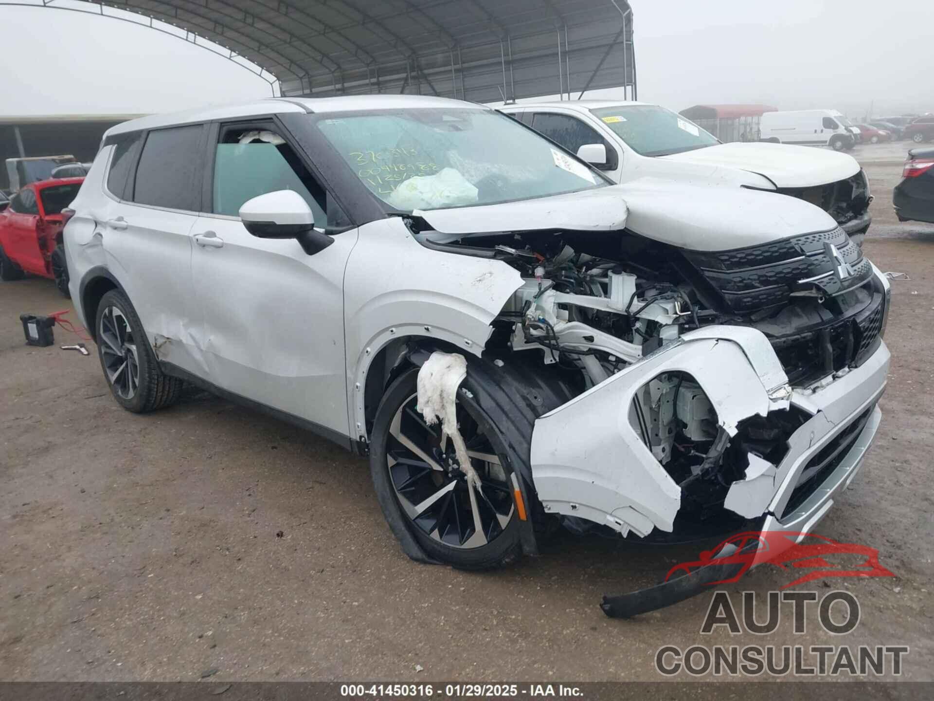 MITSUBISHI OUTLANDER 2024 - JA4J3VA81RZ007653