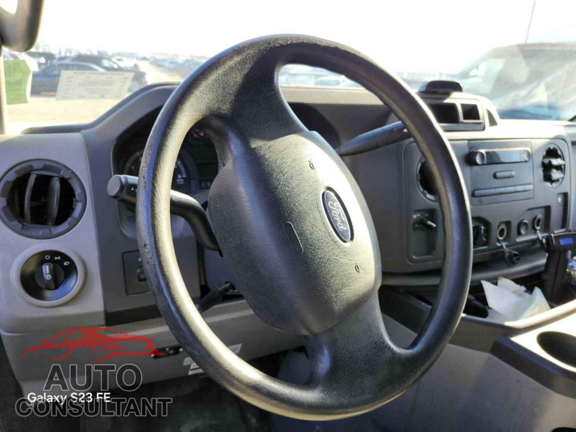FORD ECONOLINE 2019 - 1FDXE4FS2KDC19310
