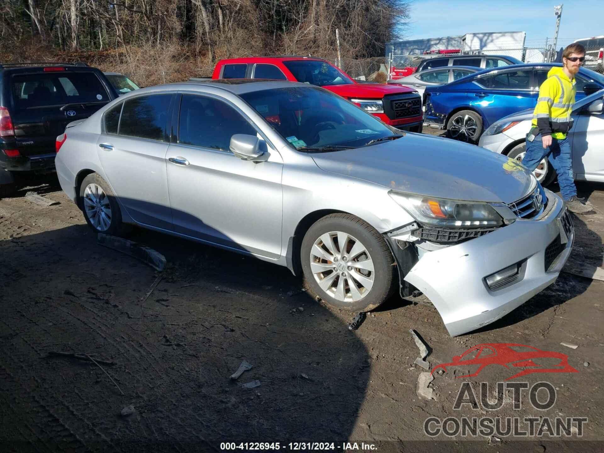 HONDA ACCORD 2013 - 1HGCR3F88DA004932