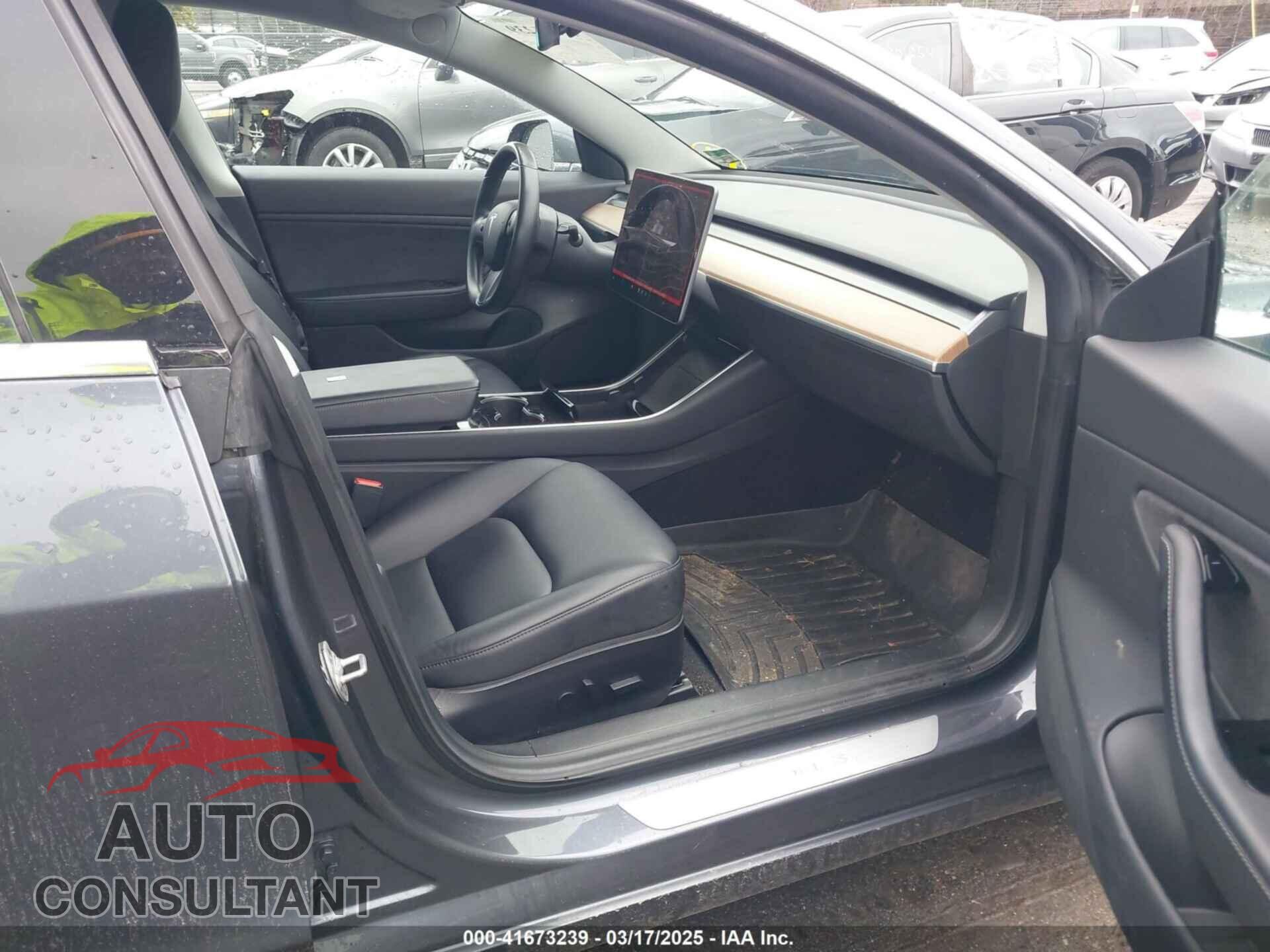 TESLA MODEL 3 2019 - 5YJ3E1EA3KF307415