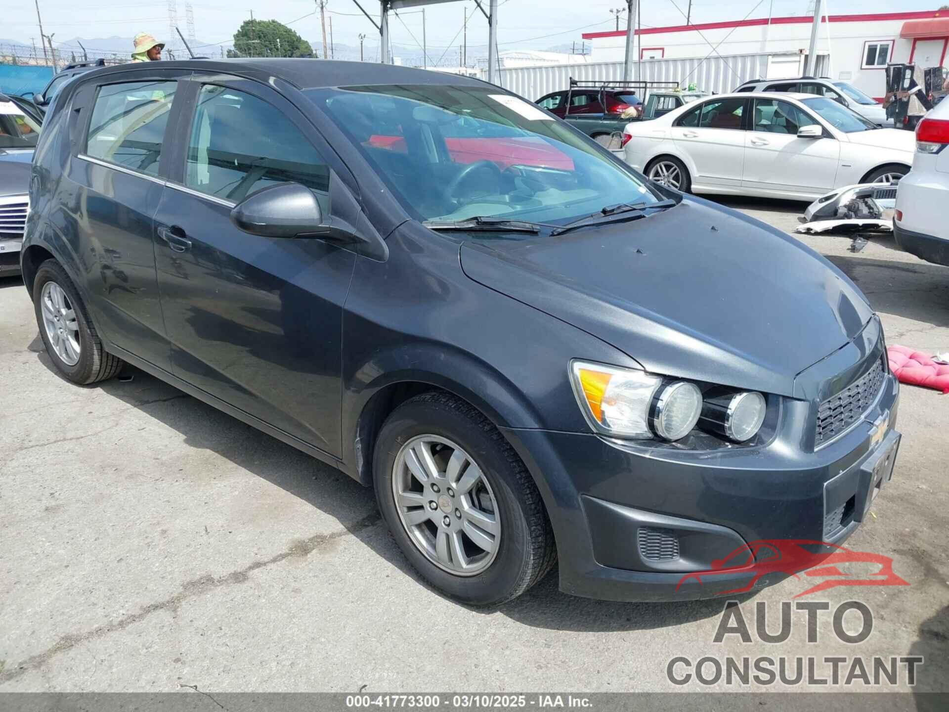 CHEVROLET SONIC 2016 - 1G1JC6SH8G4155506