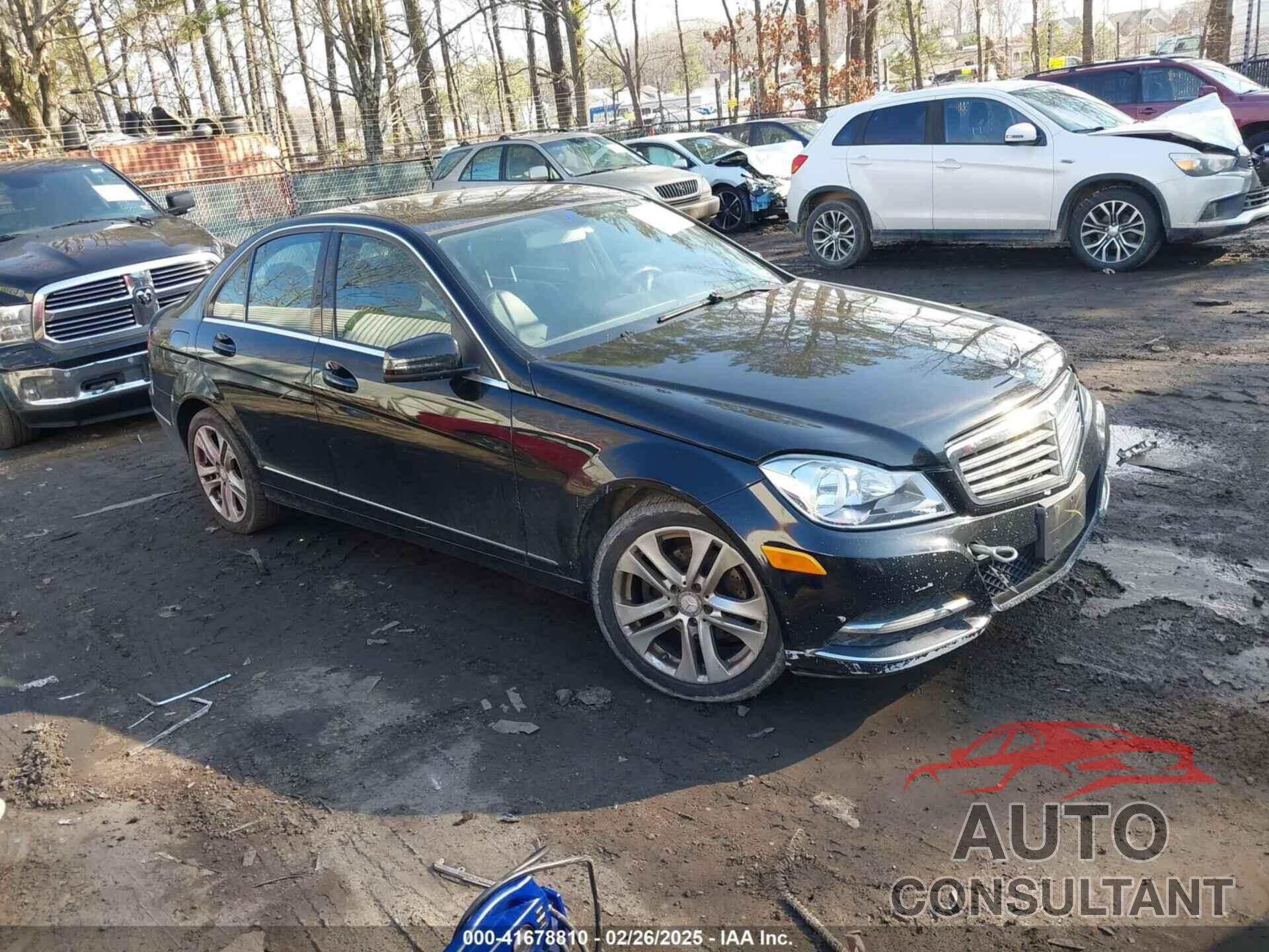 MERCEDES-BENZ C 300 2012 - WDDGF8BB9CR228014