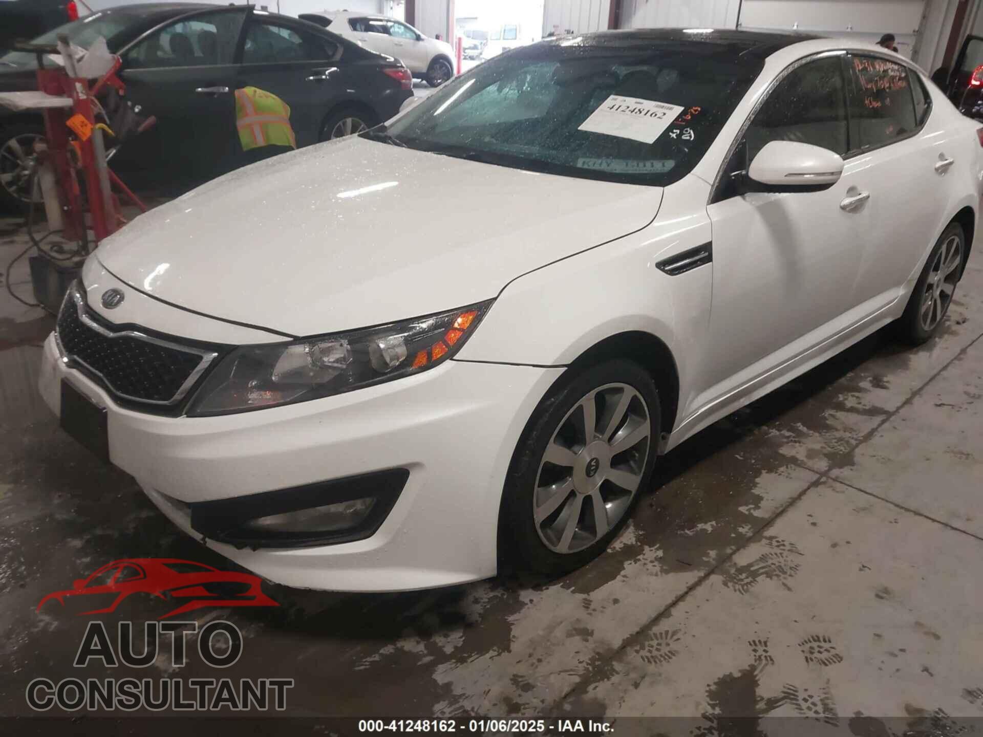 KIA OPTIMA 2012 - 5XXGR4A64CG016185