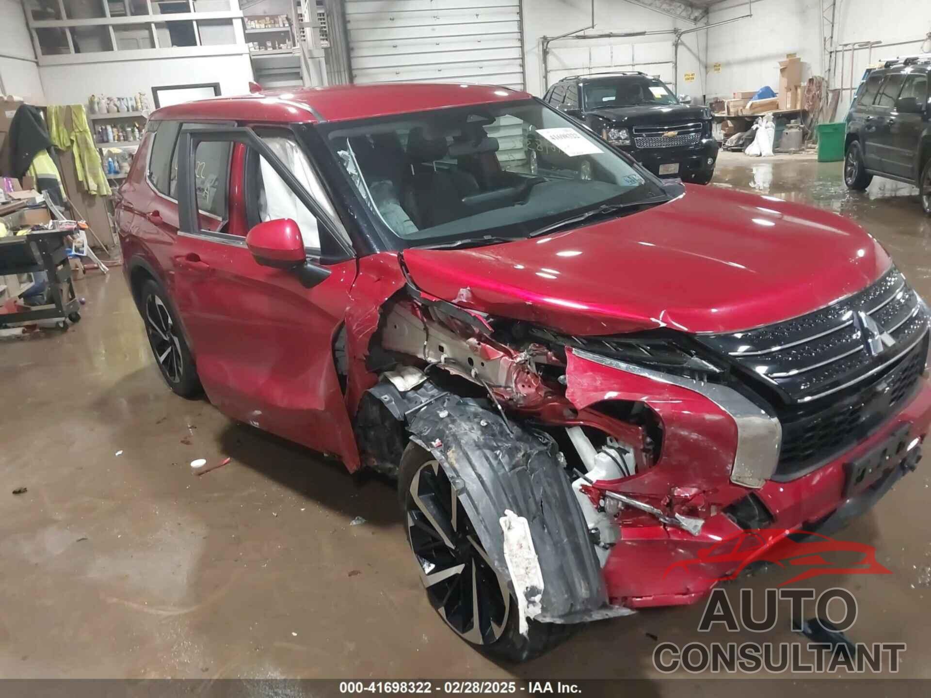 MITSUBISHI OUTLANDER 2023 - JA4J3UA84PZ031579