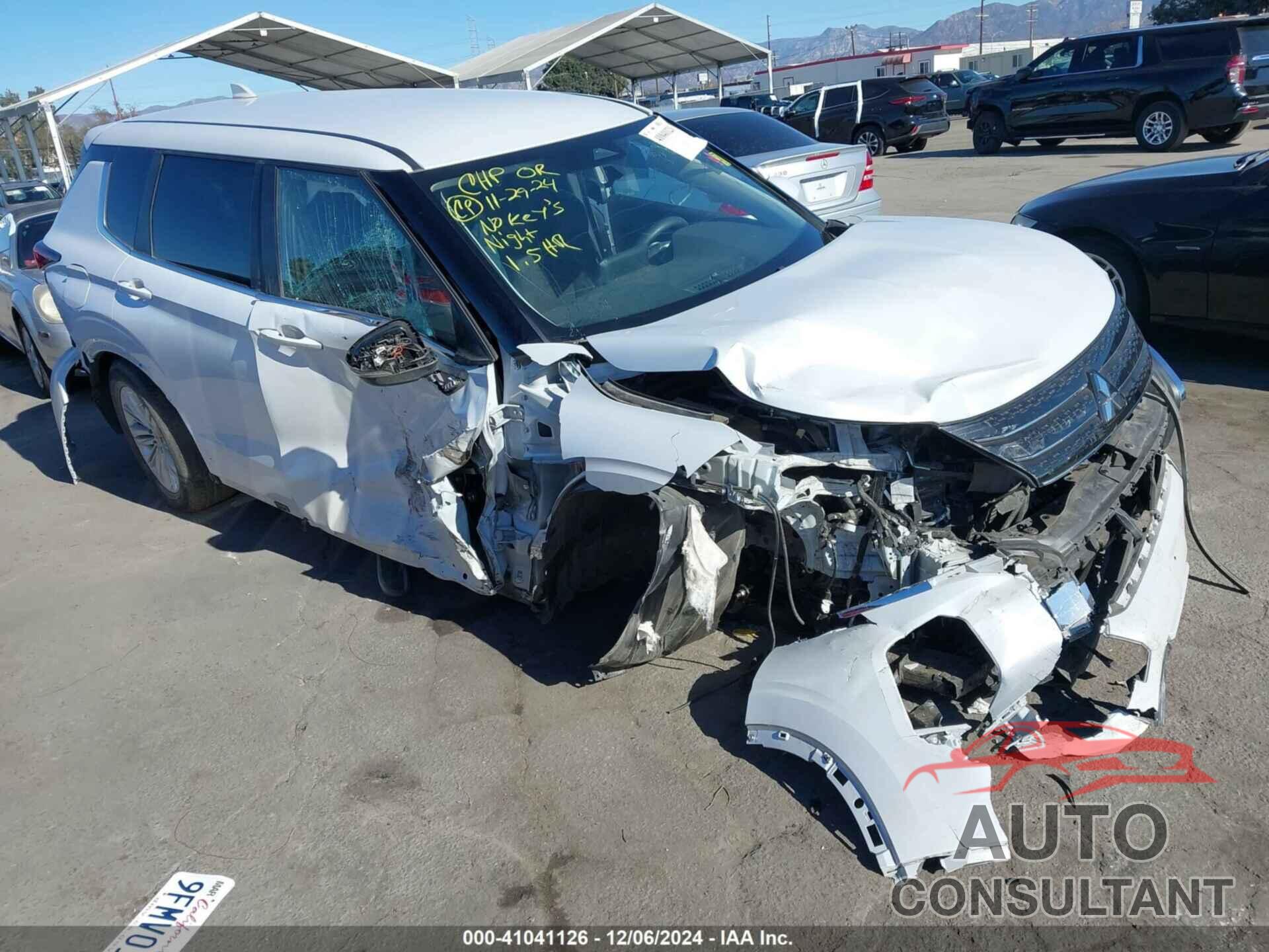MITSUBISHI OUTLANDER 2023 - JA4J3TA86PZ015703