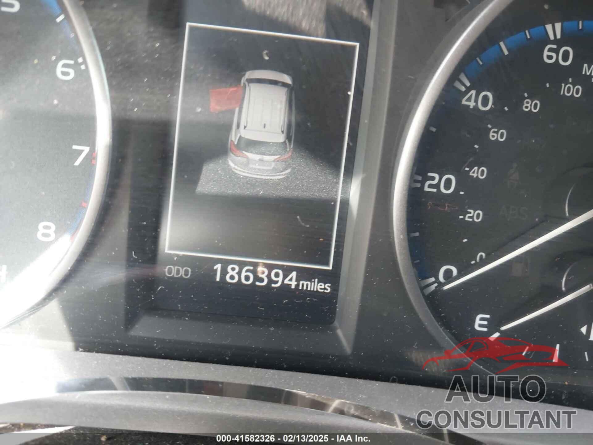 TOYOTA RAV4 2017 - JTMZFREV4HJ113745