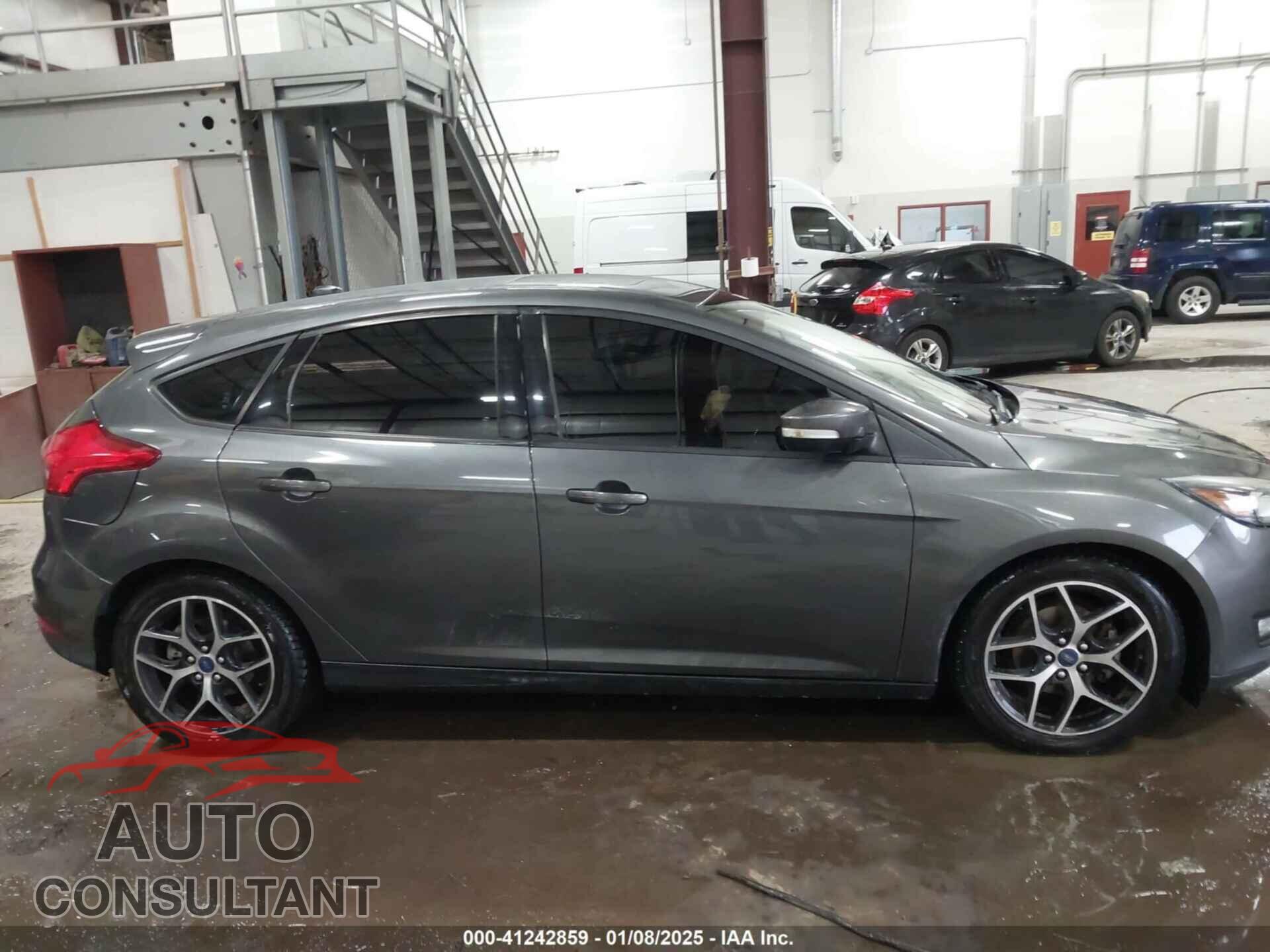 FORD FOCUS 2017 - 1FADP3M24HL258581