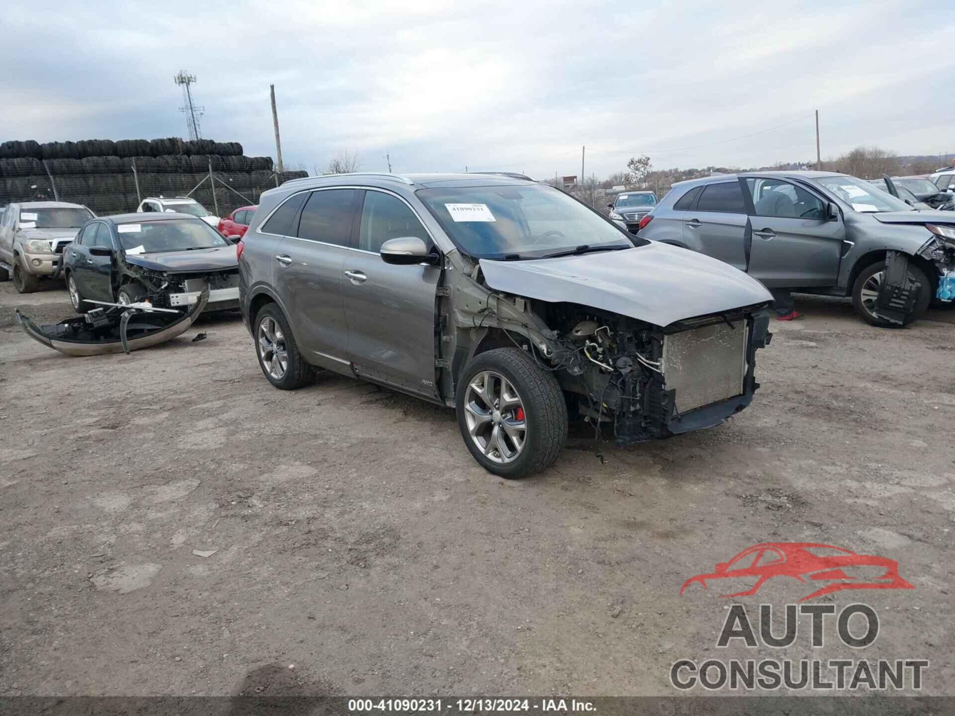 KIA SORENTO 2018 - 5XYPKDA59JG366609