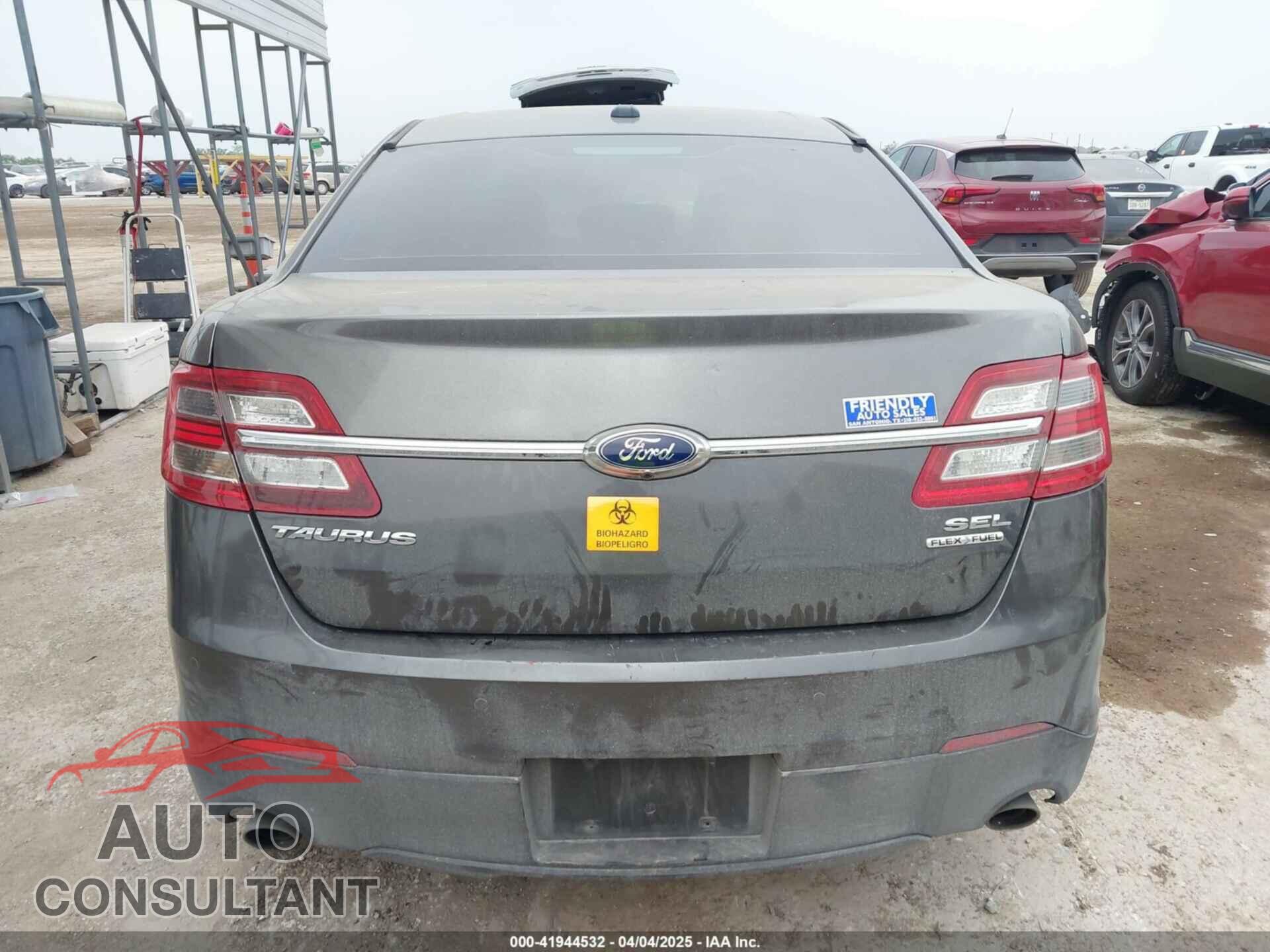 FORD TAURUS 2015 - 1FAHP2E85FG209085