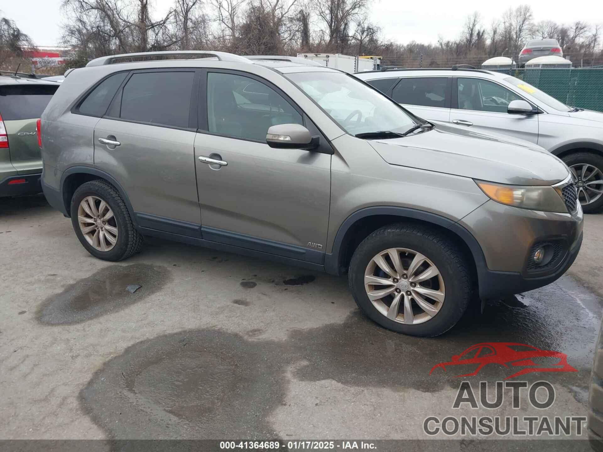 KIA SORENTO 2011 - 5XYKUDA22BG057835