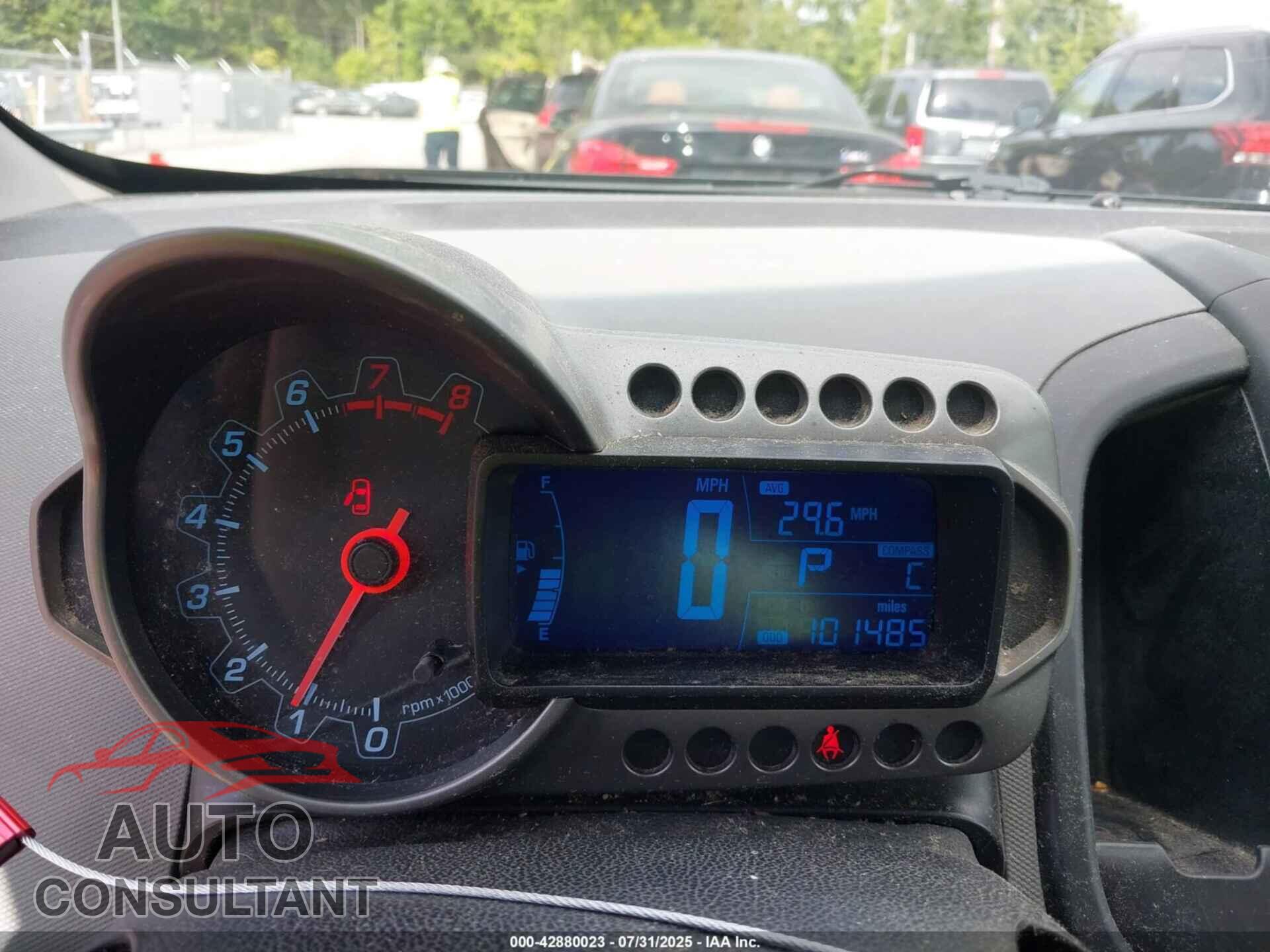CHEVROLET SONIC 2013 - 1G1JA5SH5D4132230