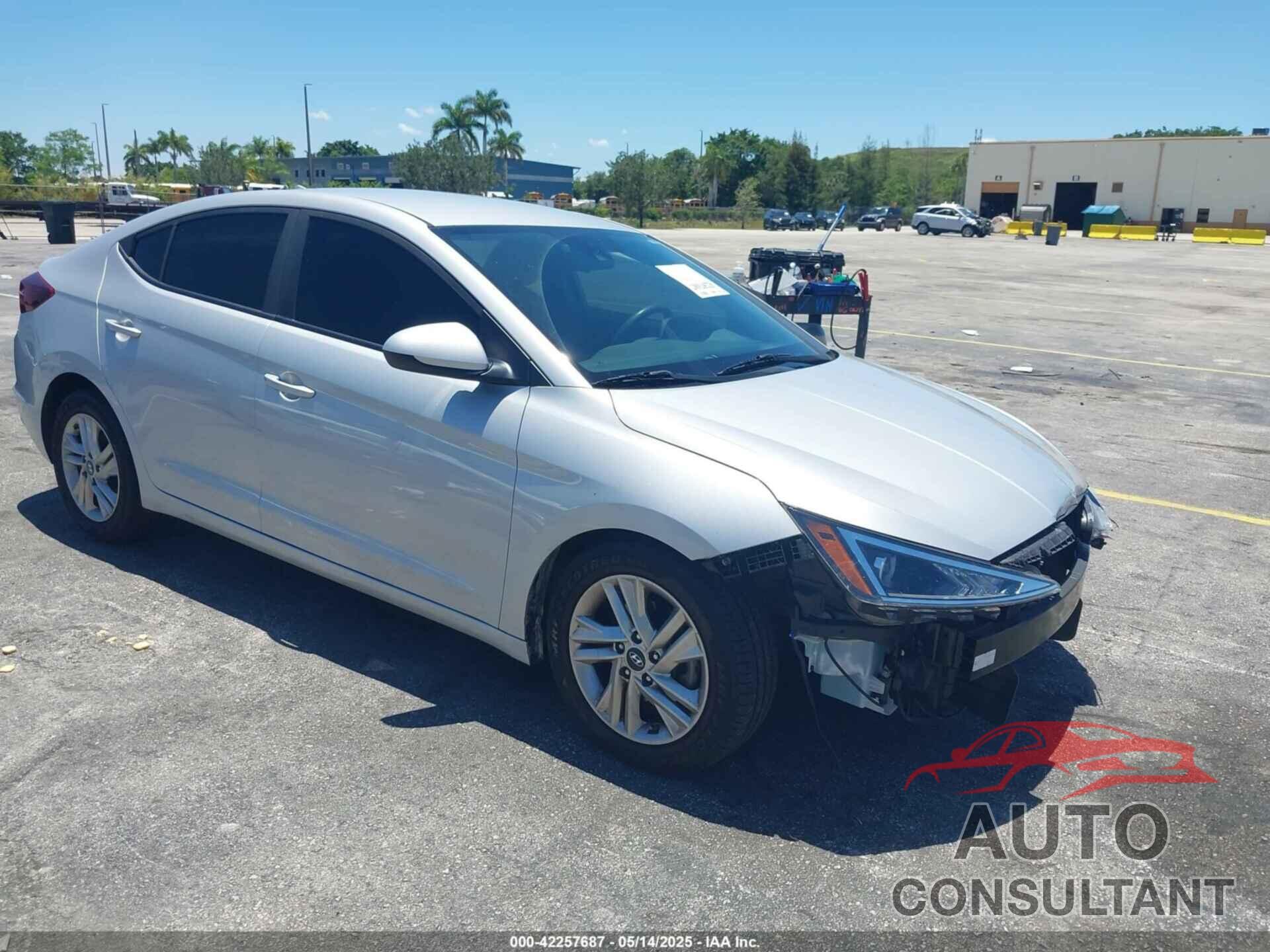 HYUNDAI ELANTRA 2019 - 5NPD84LF4KH487064