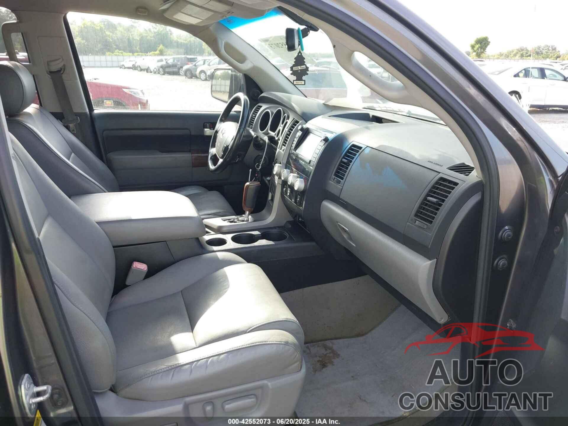 TOYOTA TUNDRA 2011 - 5TFBY5F12BX205649