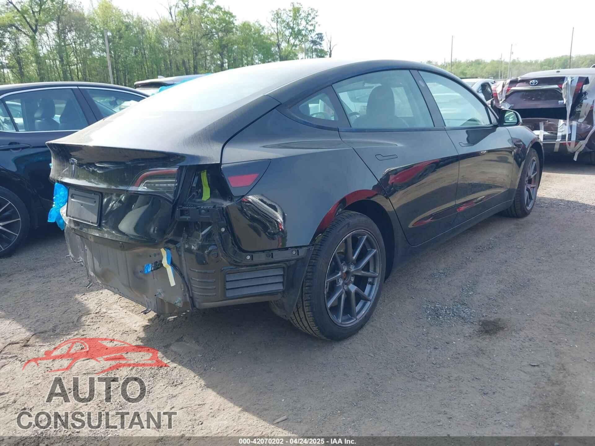 TESLA MODEL 3 2022 - 5YJ3E1EA5NF102196