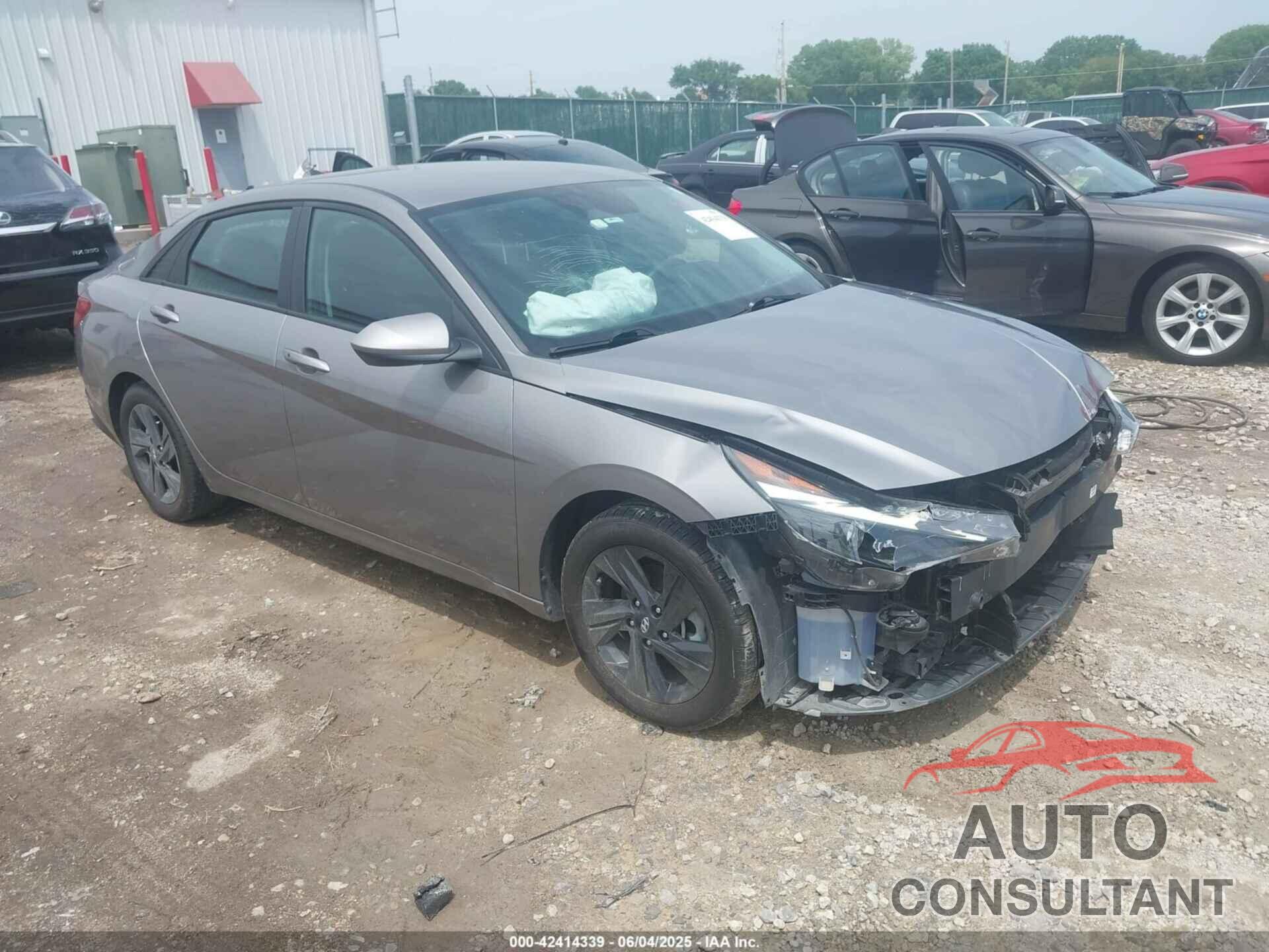 HYUNDAI ELANTRA 2022 - KMHLM4AG1NU330827