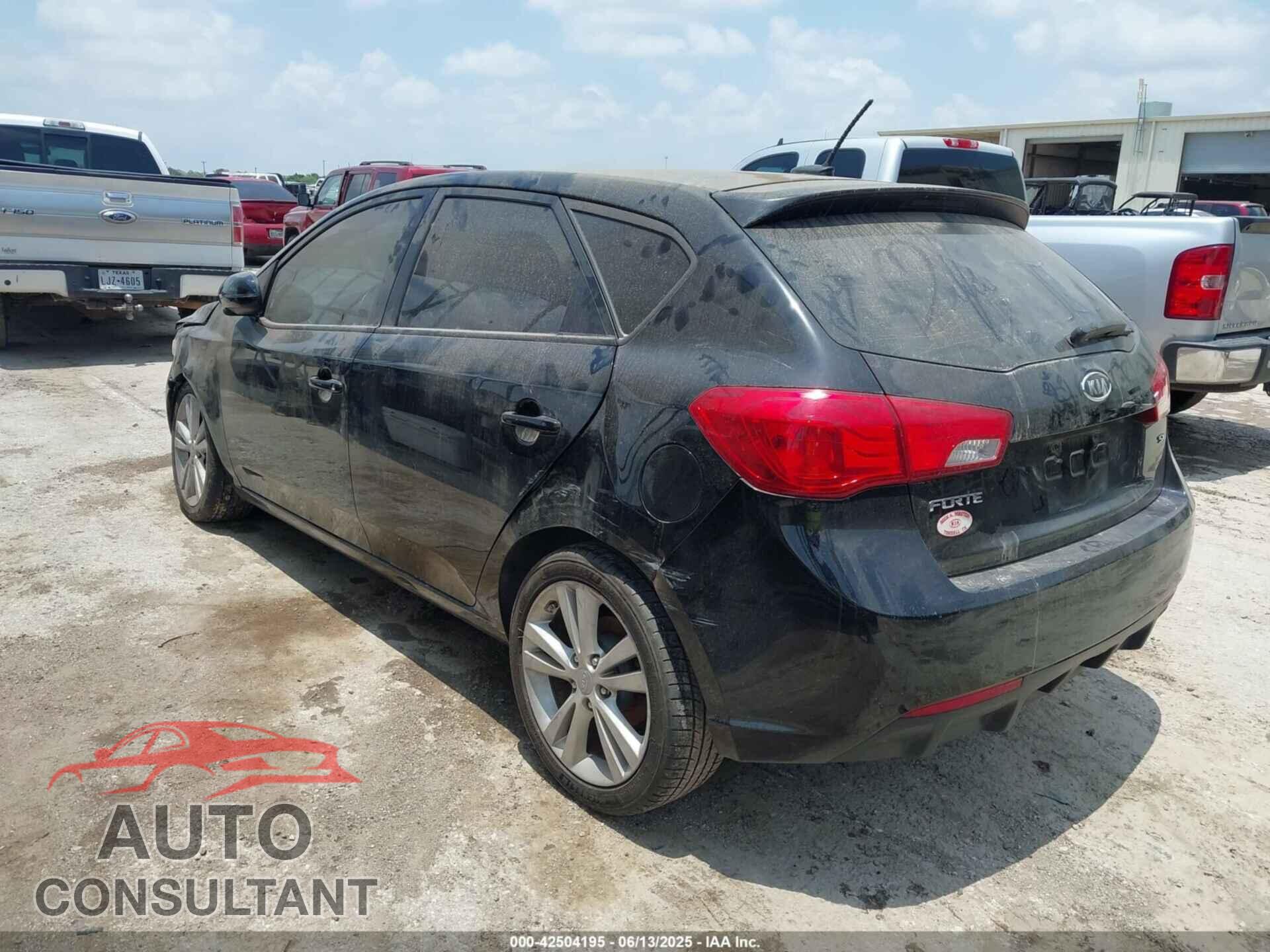 KIA FORTE 2012 - KNAFW5A3XC5469017