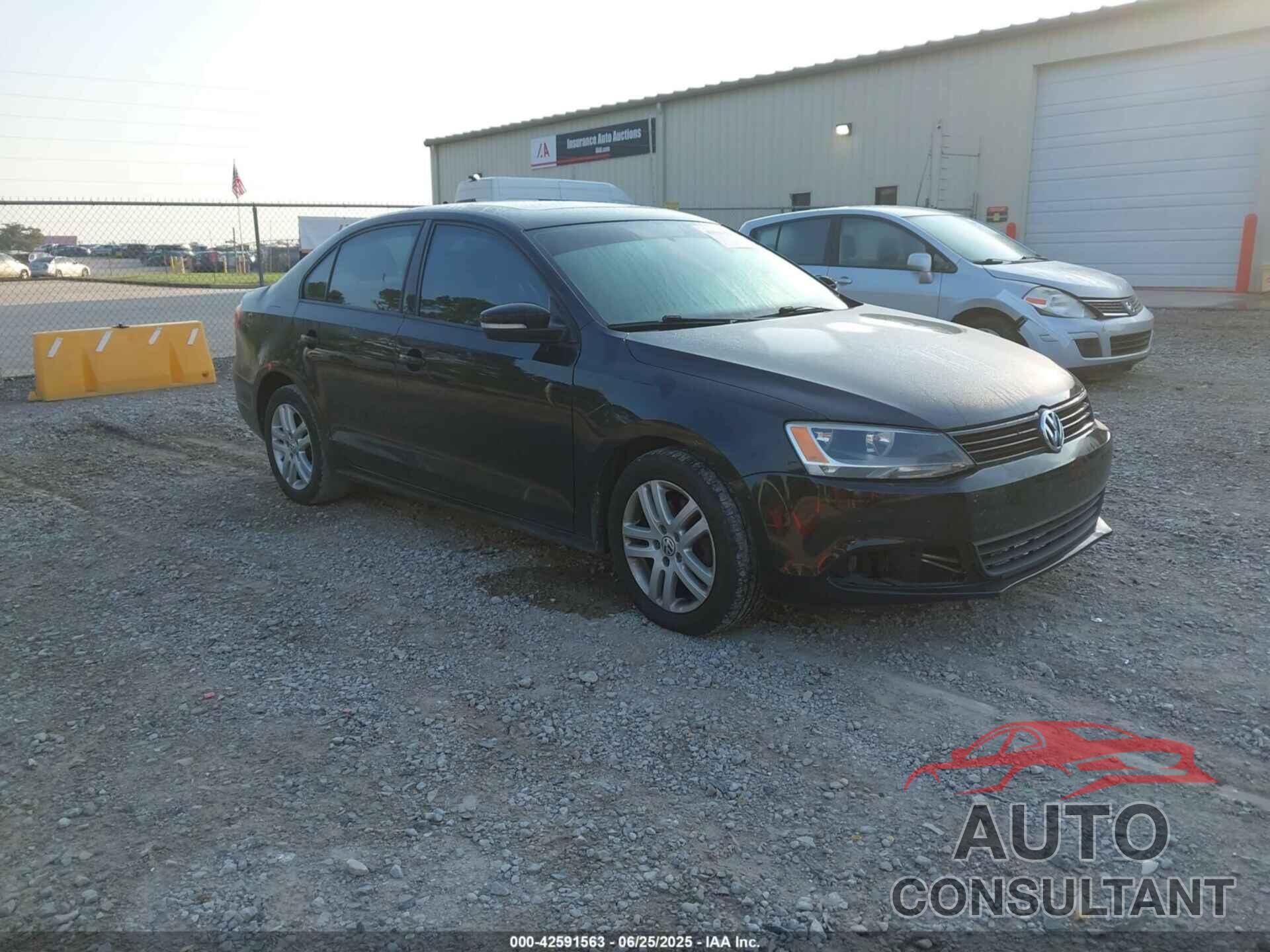 VOLKSWAGEN JETTA 2011 - 3VWLL7AJXBM042063