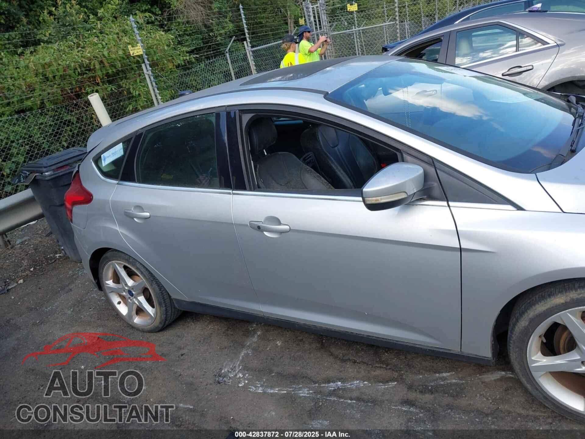 FORD FOCUS 2012 - 1FAHP3N22CL462501