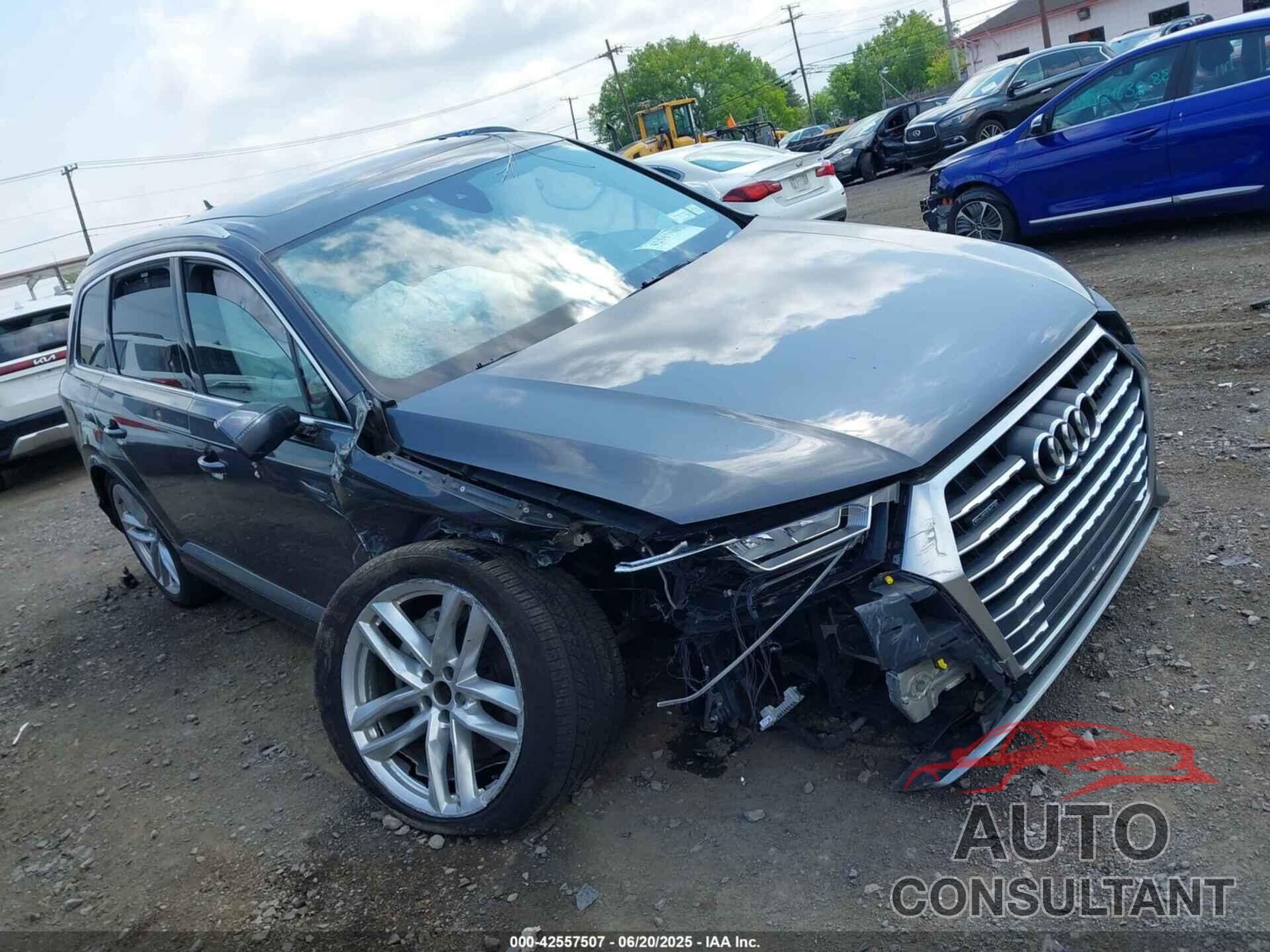 AUDI Q7 2018 - WA1VAAF75JD036199