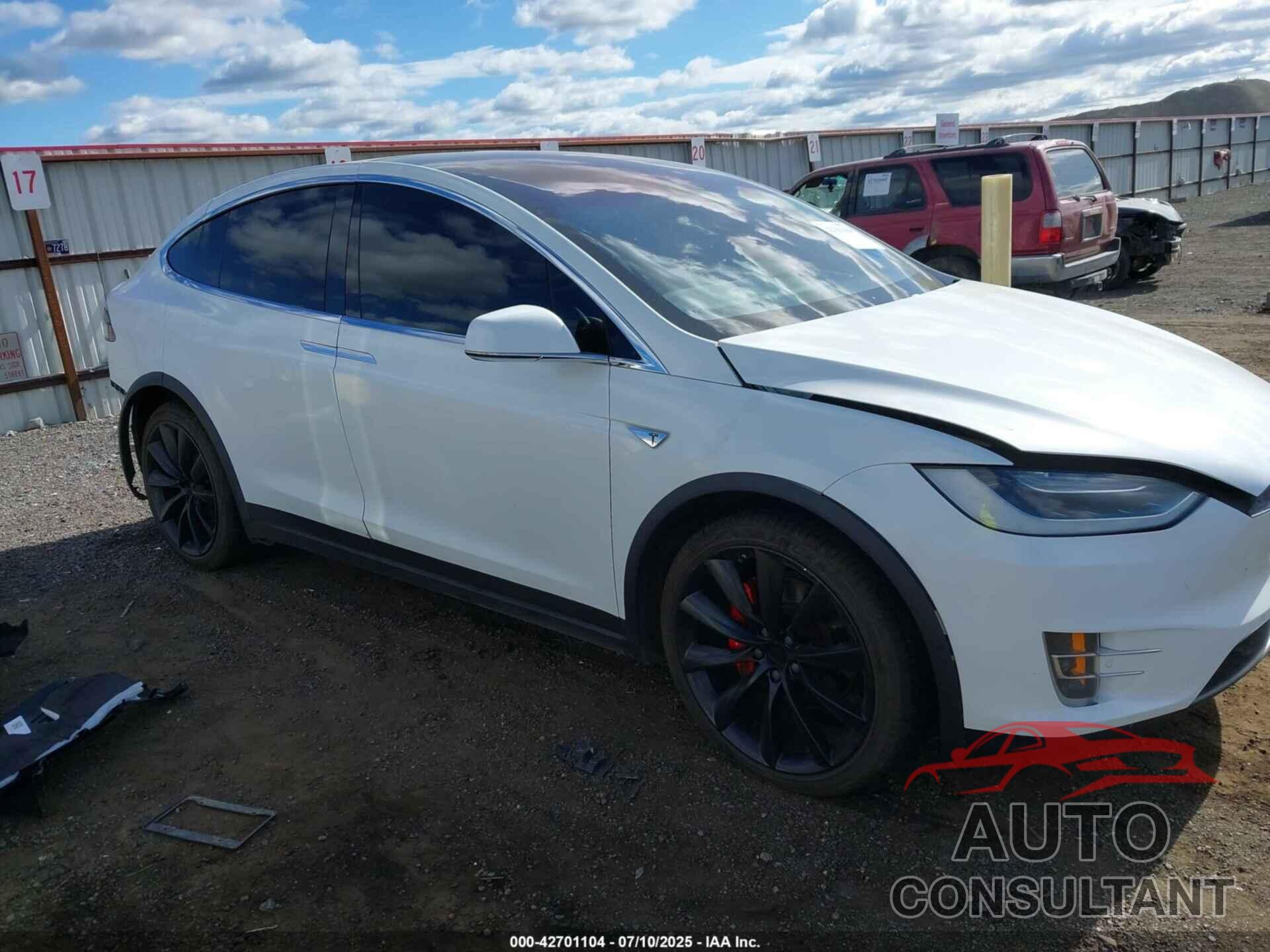 TESLA MODEL X 2016 - 5YJXCAE47GF003075