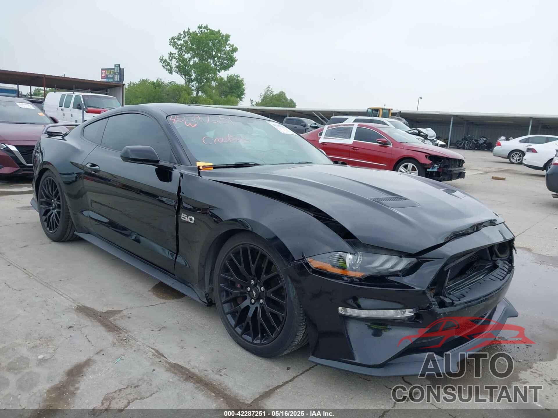 FORD MUSTANG 2018 - 1FA6P8CF9J5113704