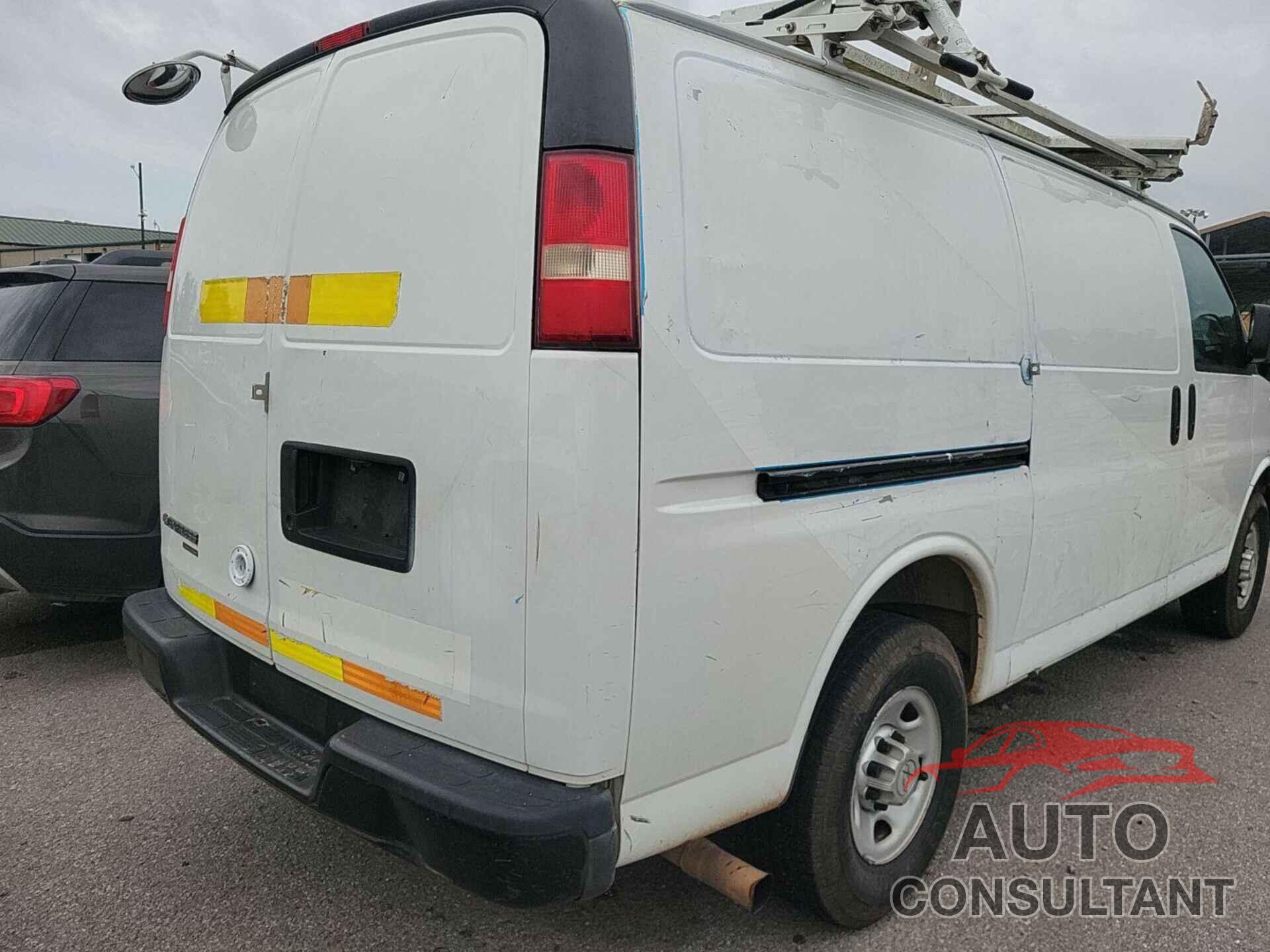 CHEVROLET EXPRESS 2500 2012 - 1GCWGFCAXC1164237