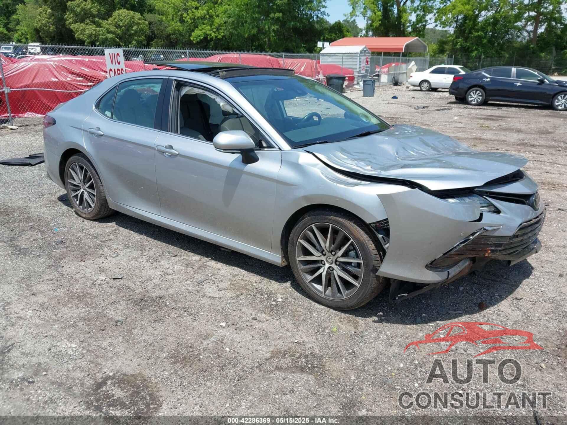 TOYOTA CAMRY 2022 - 4T1F11AK7NU712529