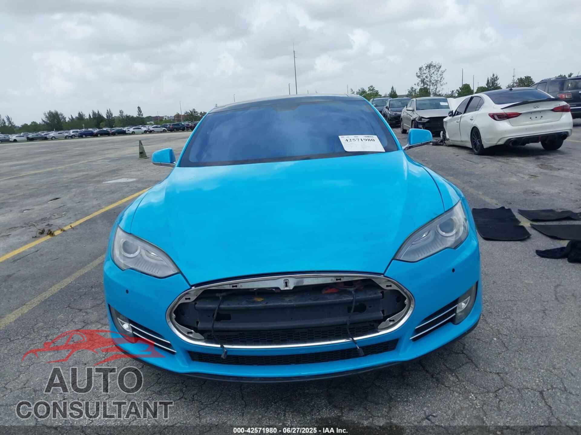 TESLA MODEL S 2013 - 5YJSA1DN9DFP27016