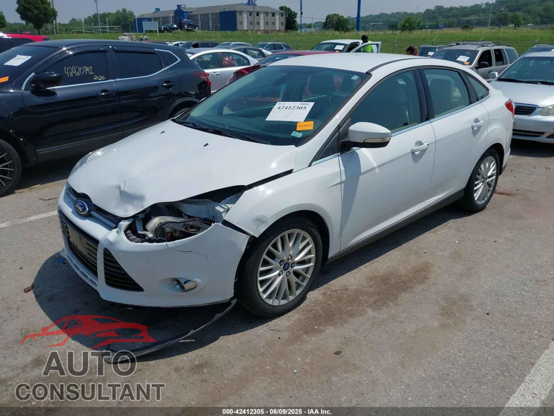 FORD FOCUS 2012 - 1FAHP3H24CL475312