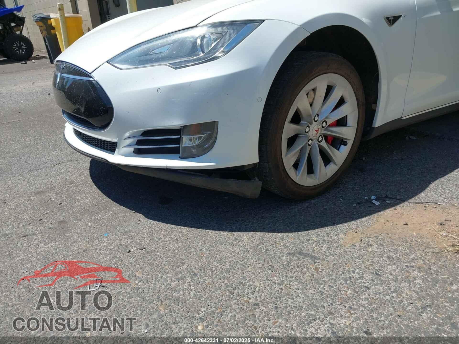 TESLA MODEL S 2015 - 5YJSA1E45FF109538