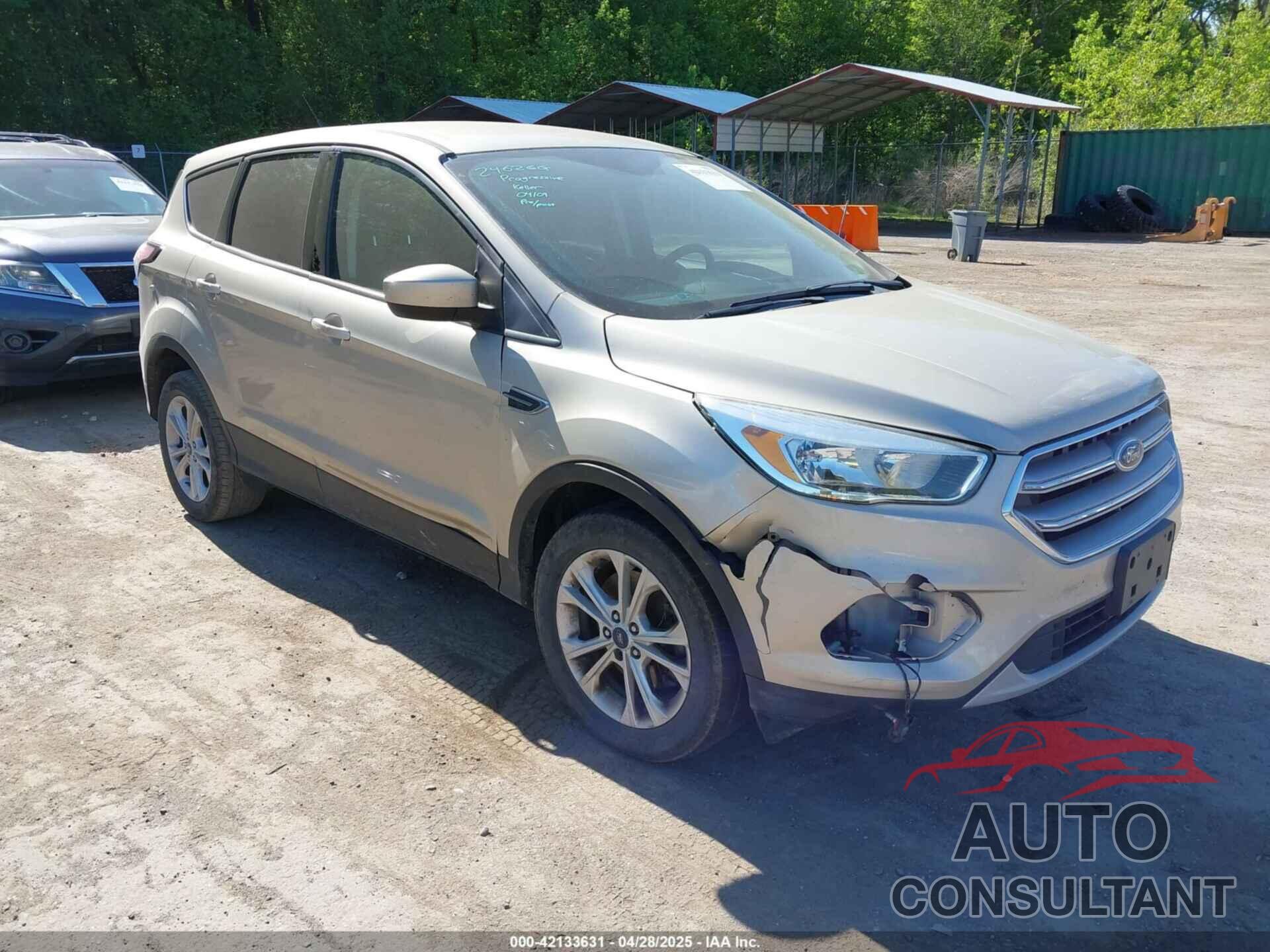 FORD ESCAPE 2017 - 1FMCU9G91HUB76680