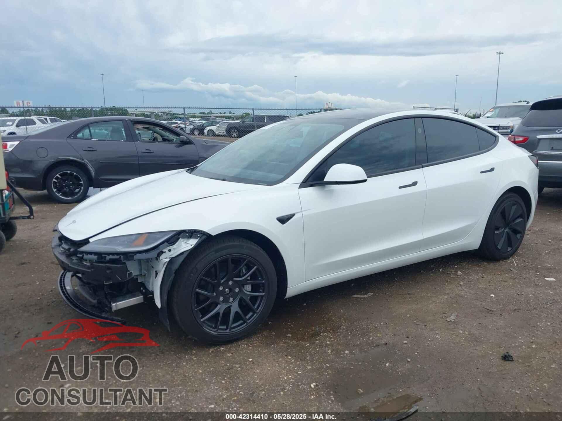 TESLA MODEL 3 2024 - 5YJ3E1EBXRF770011