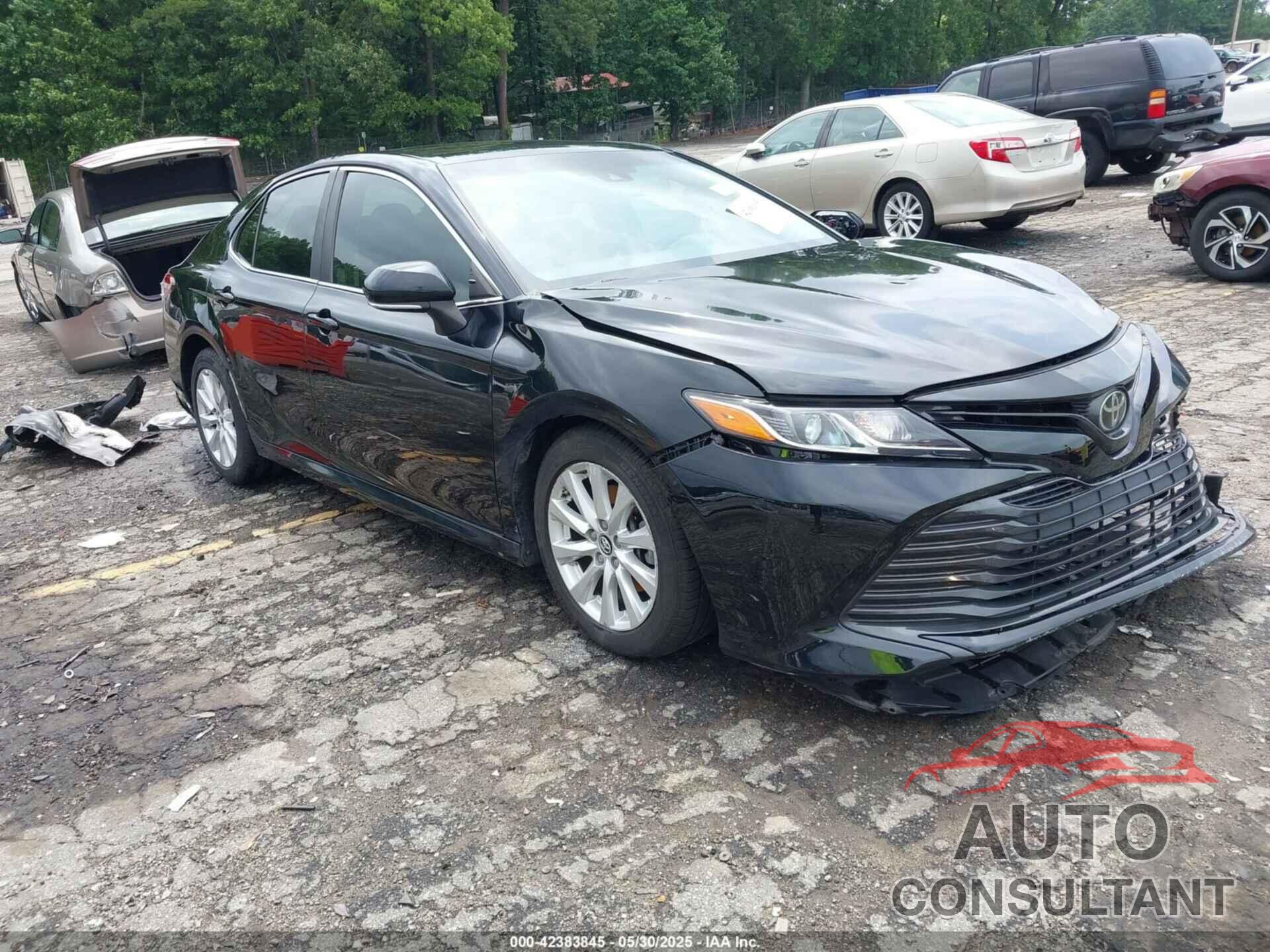 TOYOTA CAMRY 2018 - 4T1B11HK1JU540044