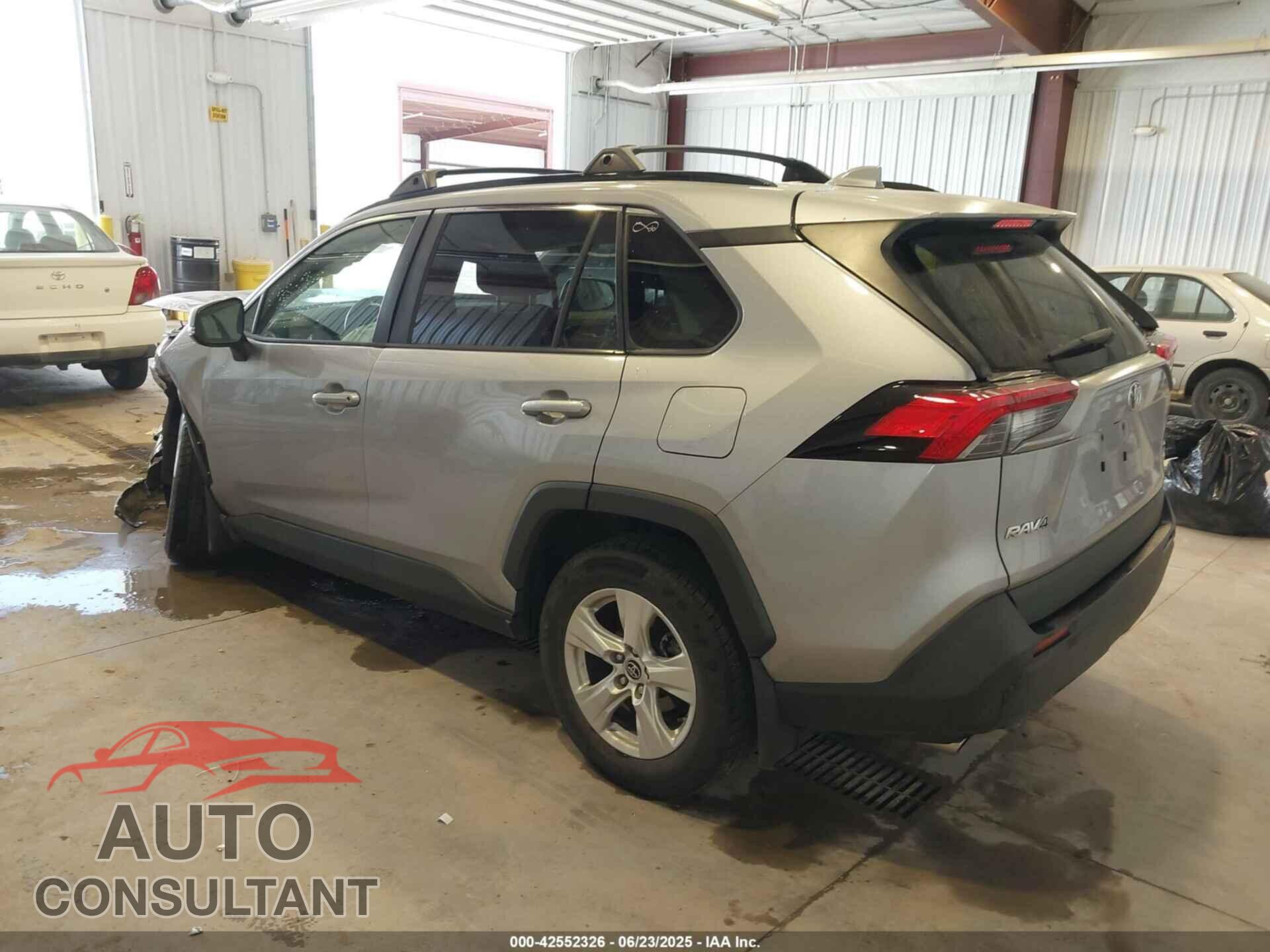 TOYOTA RAV4 2019 - JTMP1RFV8KD008135