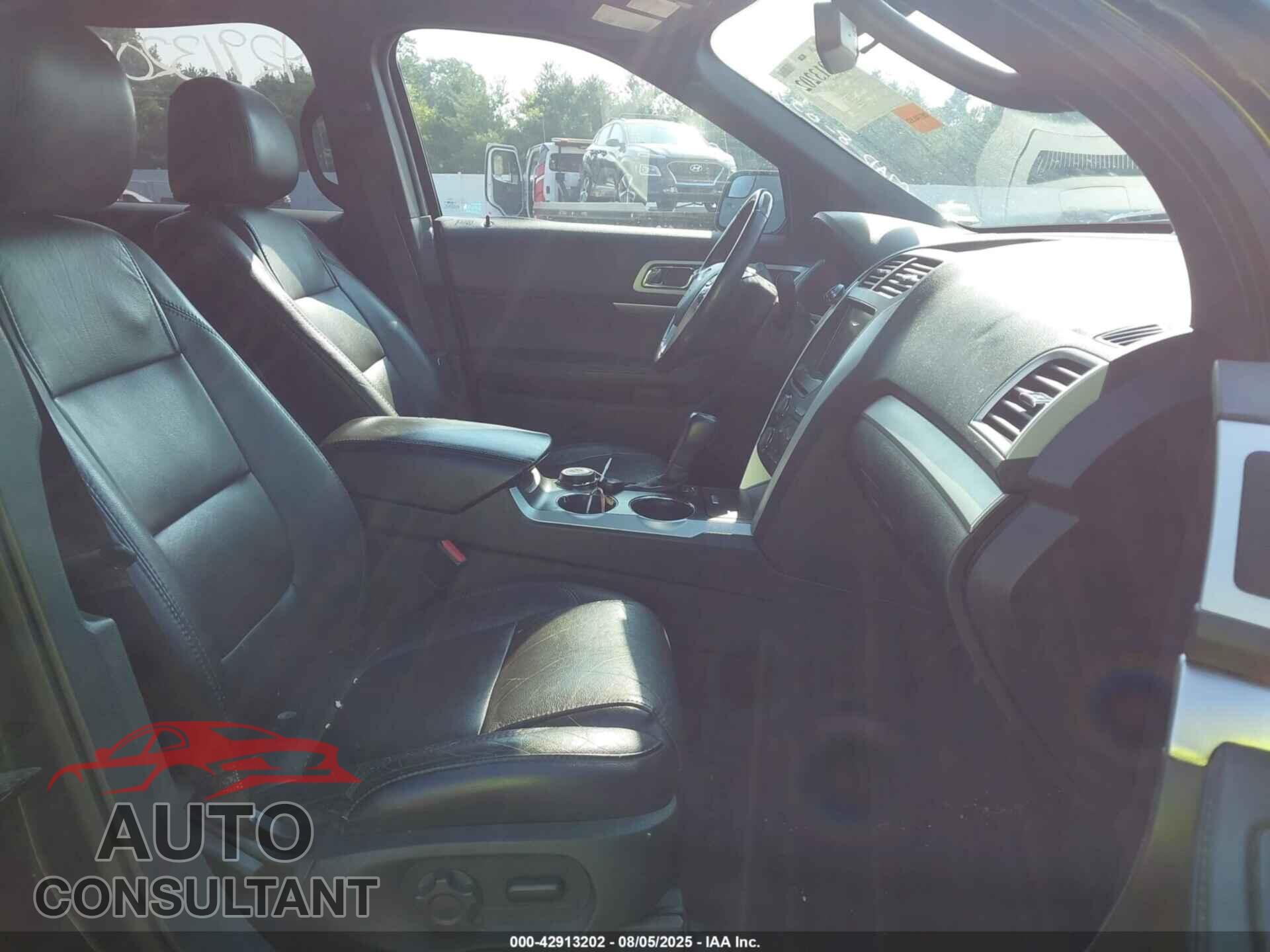 FORD EXPLORER 2011 - 1FMHK8D88BGA31420